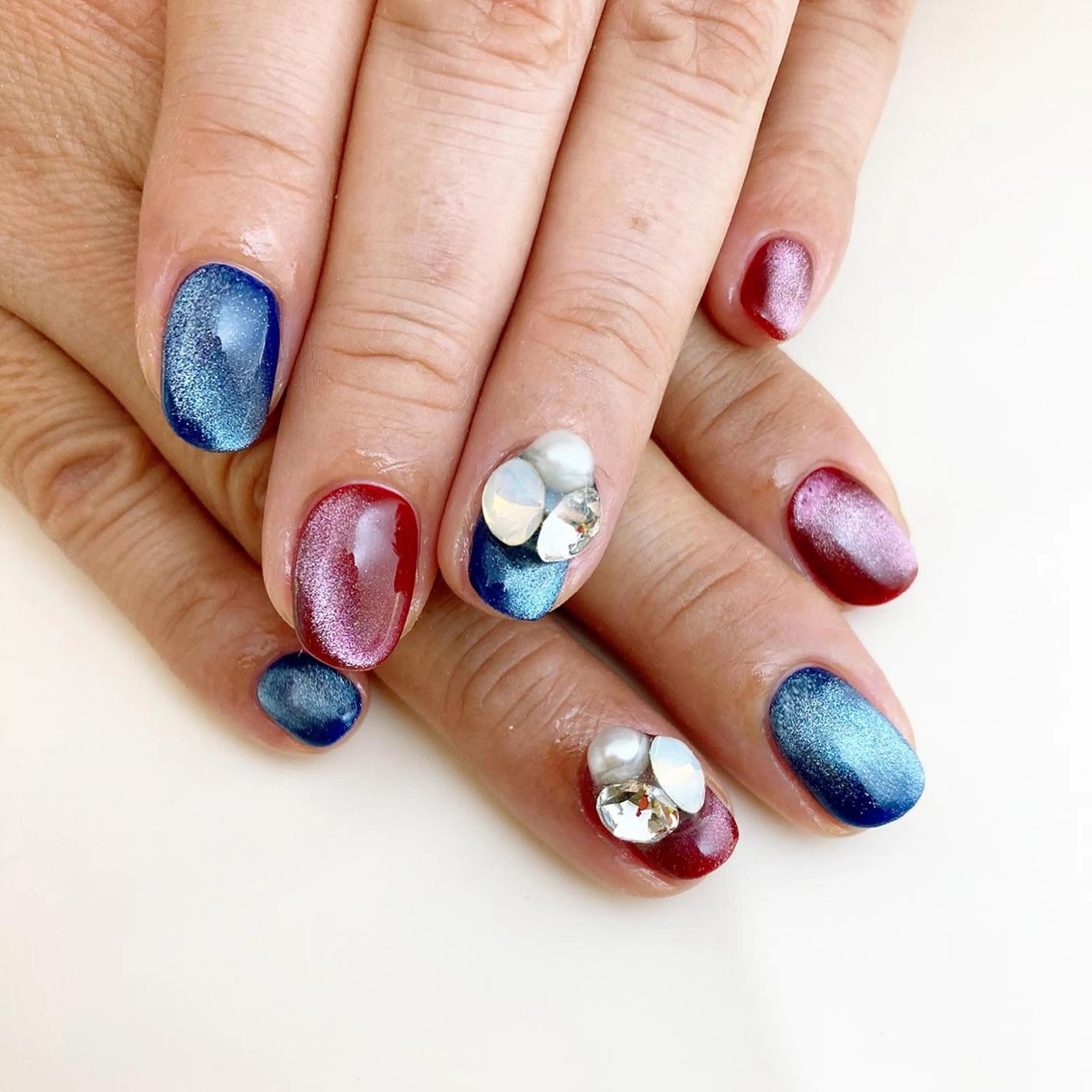 ネイル ストーンネイル リセ有楽町店 ネイリストのネイルデザイン