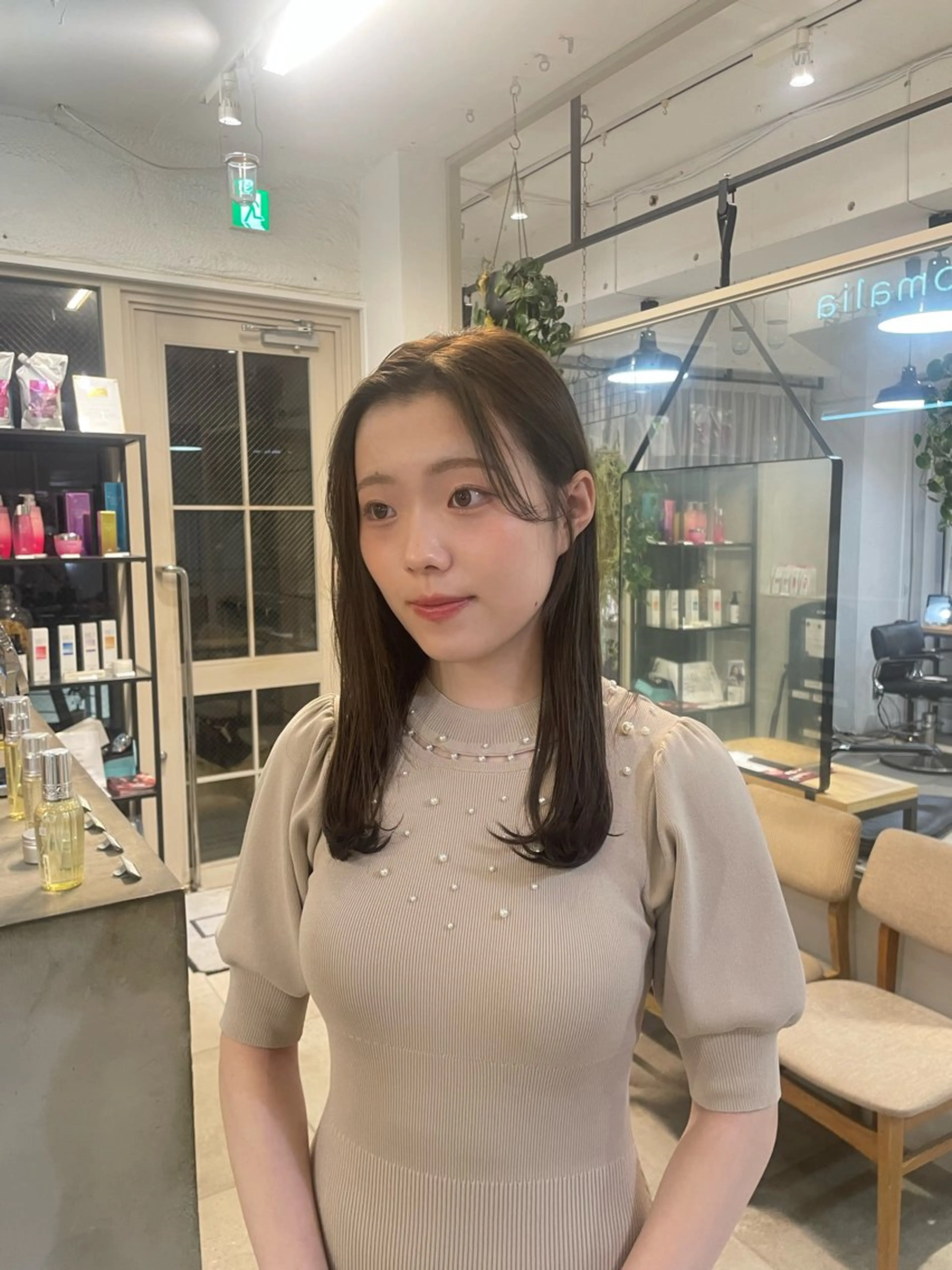 セミロング カラー ヘアカラー lomalia suwaのヘアスタイル