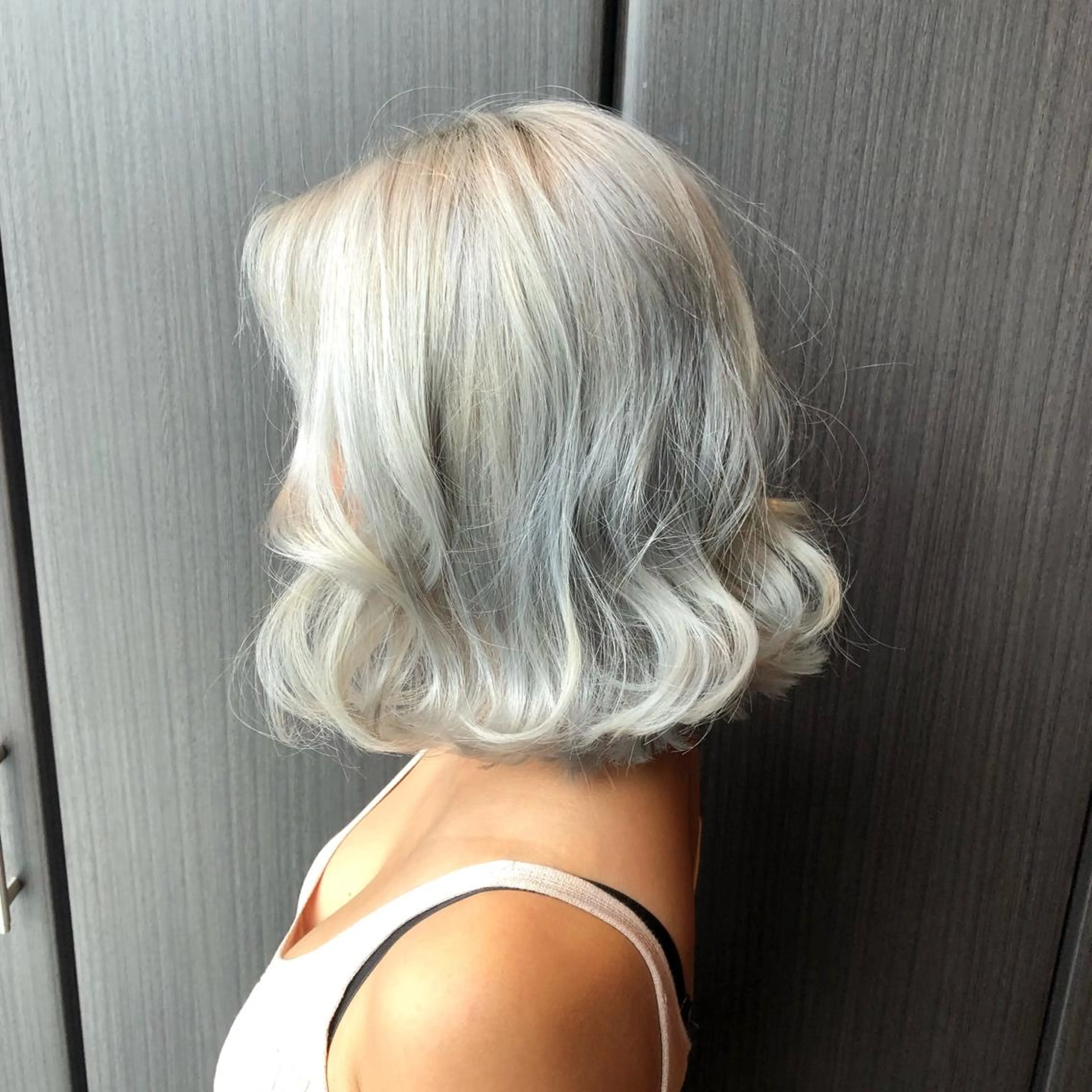 ミディアム カラー ブロンド ホワイトブロンド 外国人風カラー ヘアカラー 渡邊 直輝のヘアスタイル