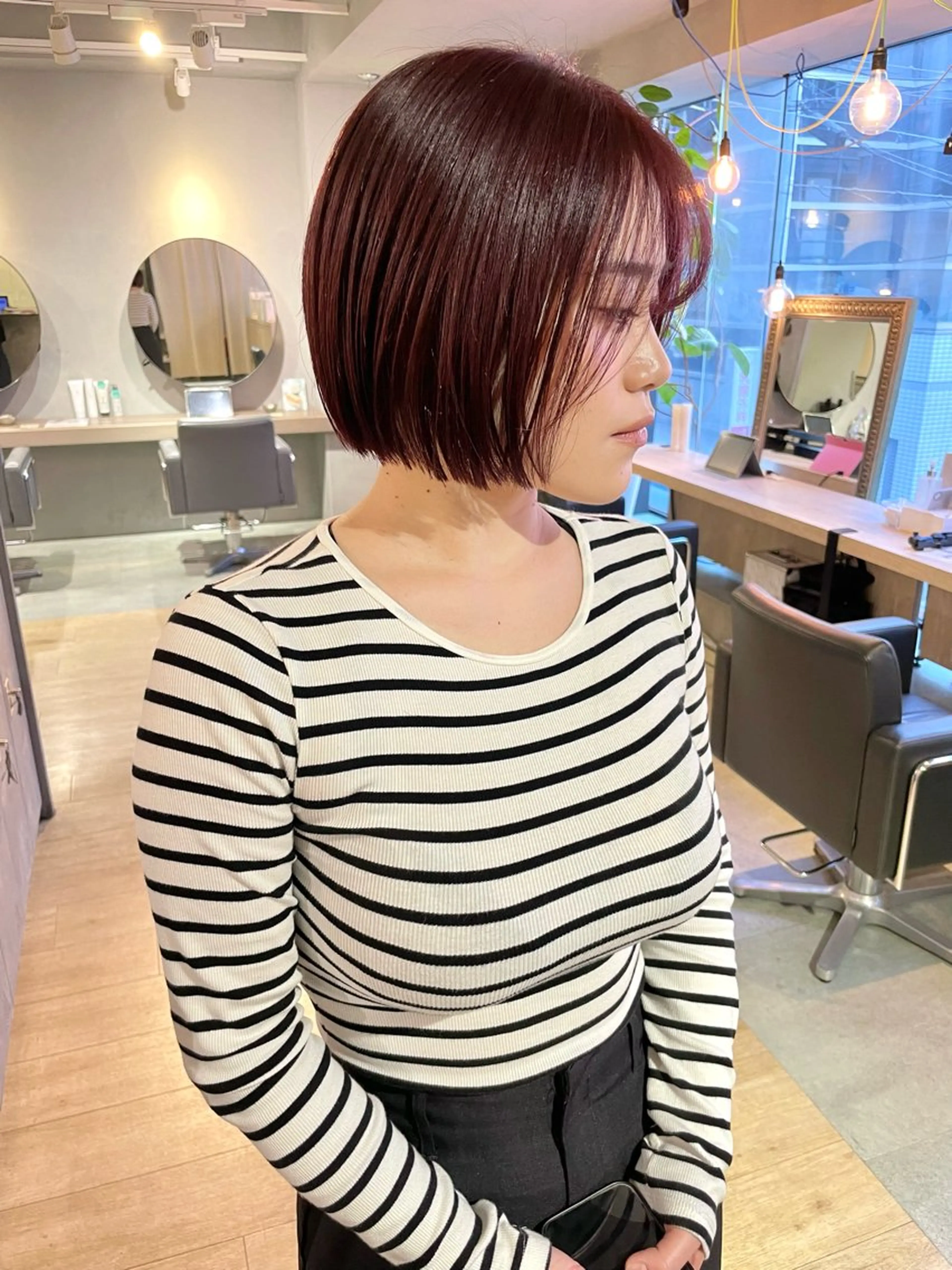 ショート カラー カット ヘアカラー ぱつっとボブ 古家 佑真のヘアスタイル