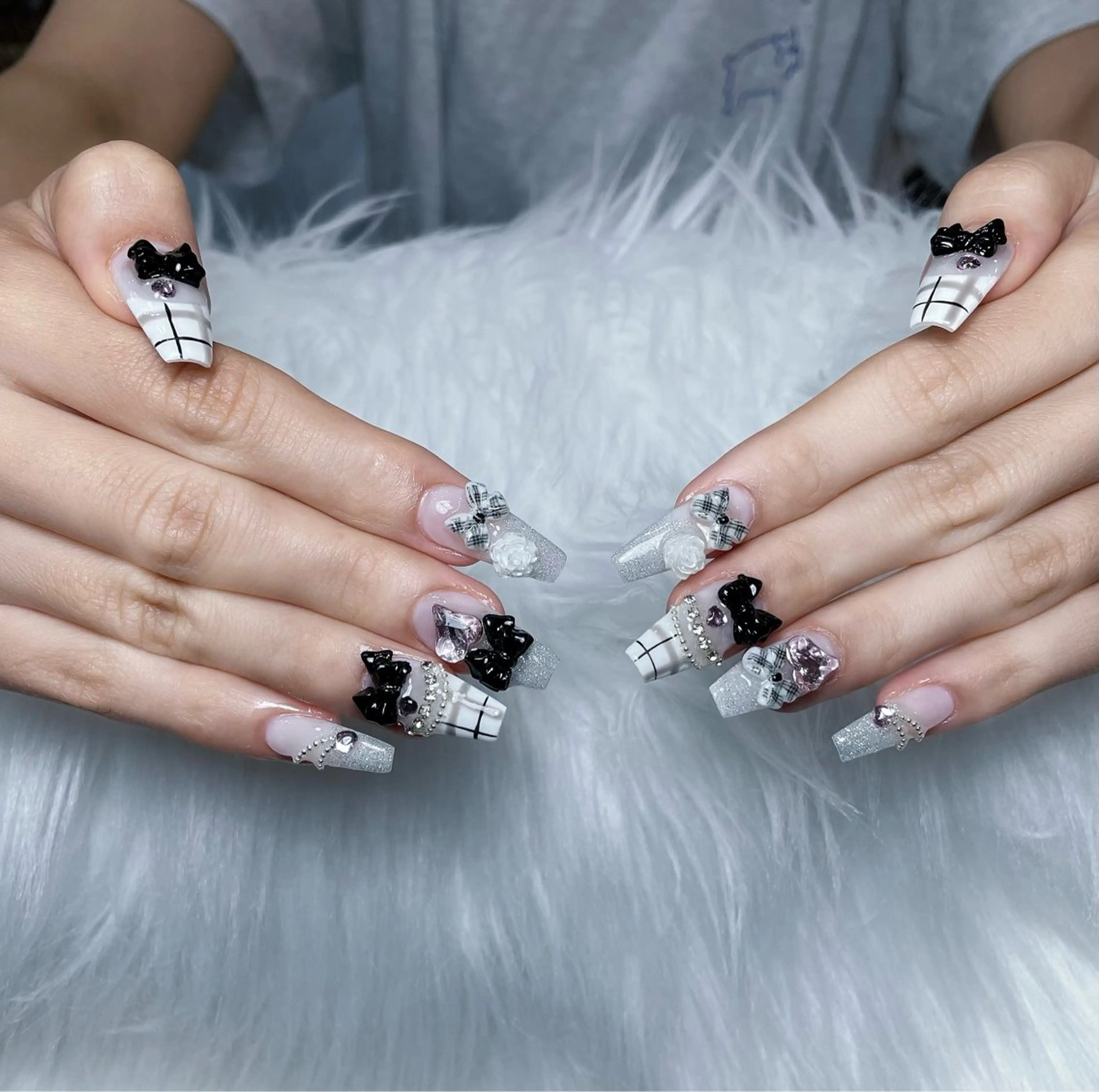 ネイル アートネイル 長さ出し ジェルネイル マグネットネイル ニュアンスネイル Kanao_ CloudyChanのネイルデザイン