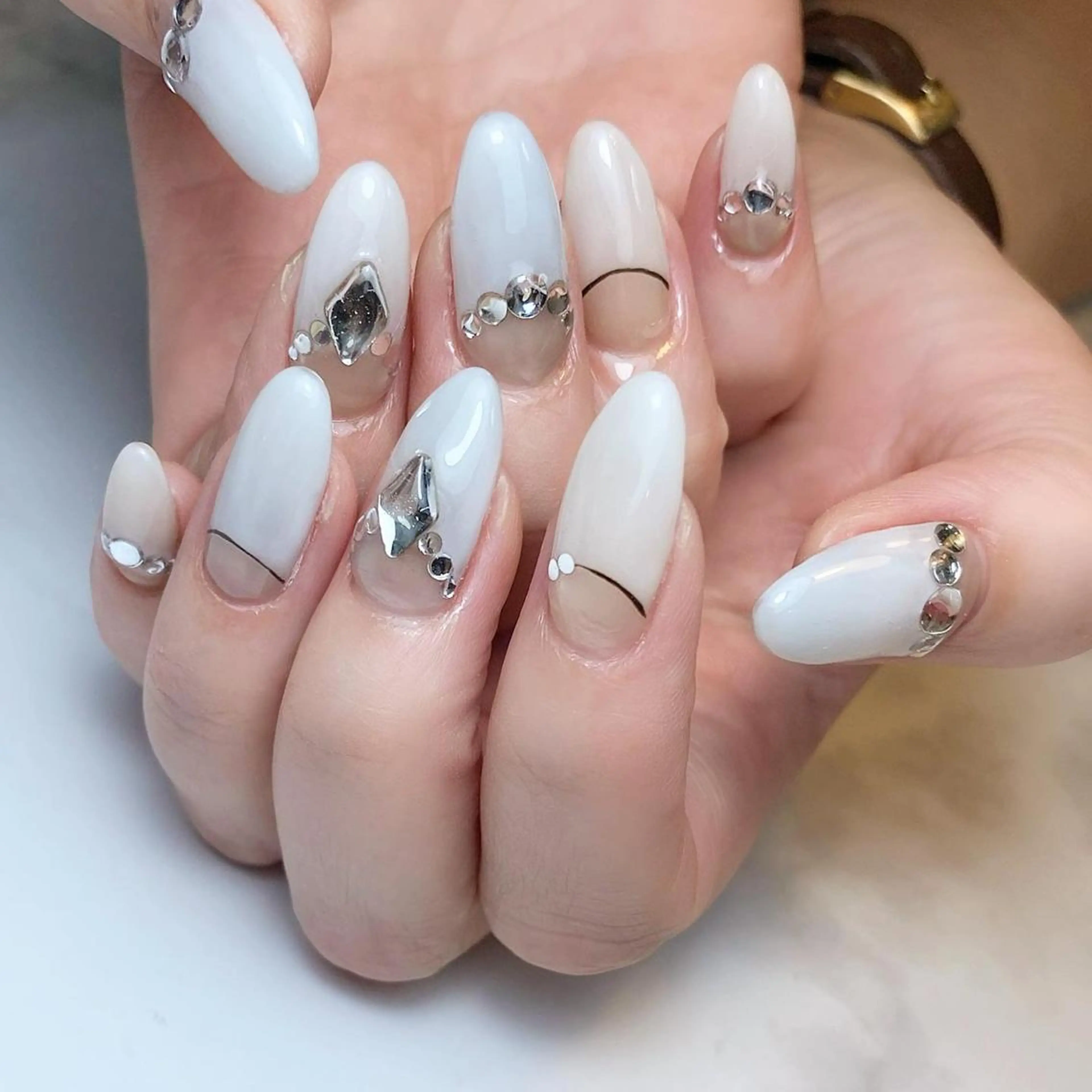 ネイル フレンチネイル 逆フレンチ ホワイト ハンドネイル Nail ameria megu所属・ameria meguのネイルデザイン