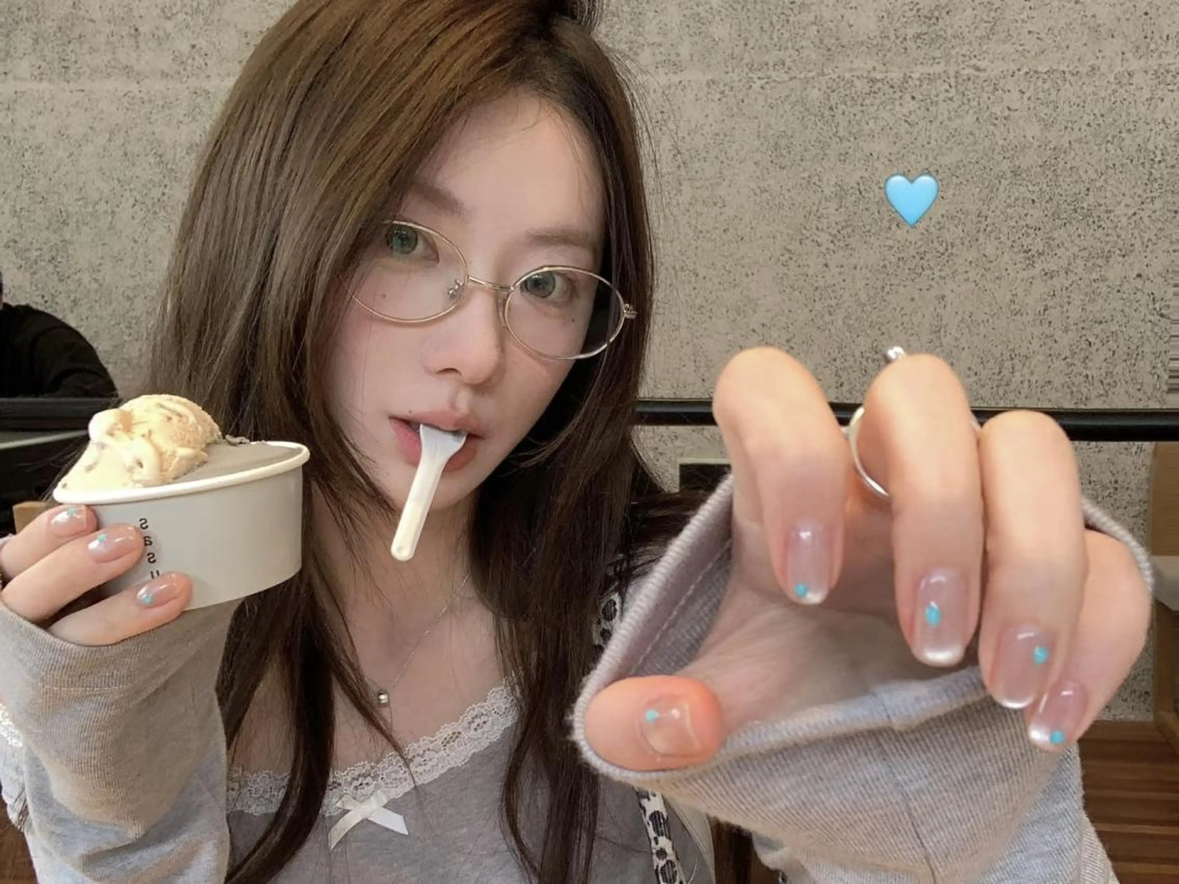 ネイル ガーリー ハート キラキラネイル 韓国ネイル ロングネイル One Plus Nail Salonのネイルデザイン