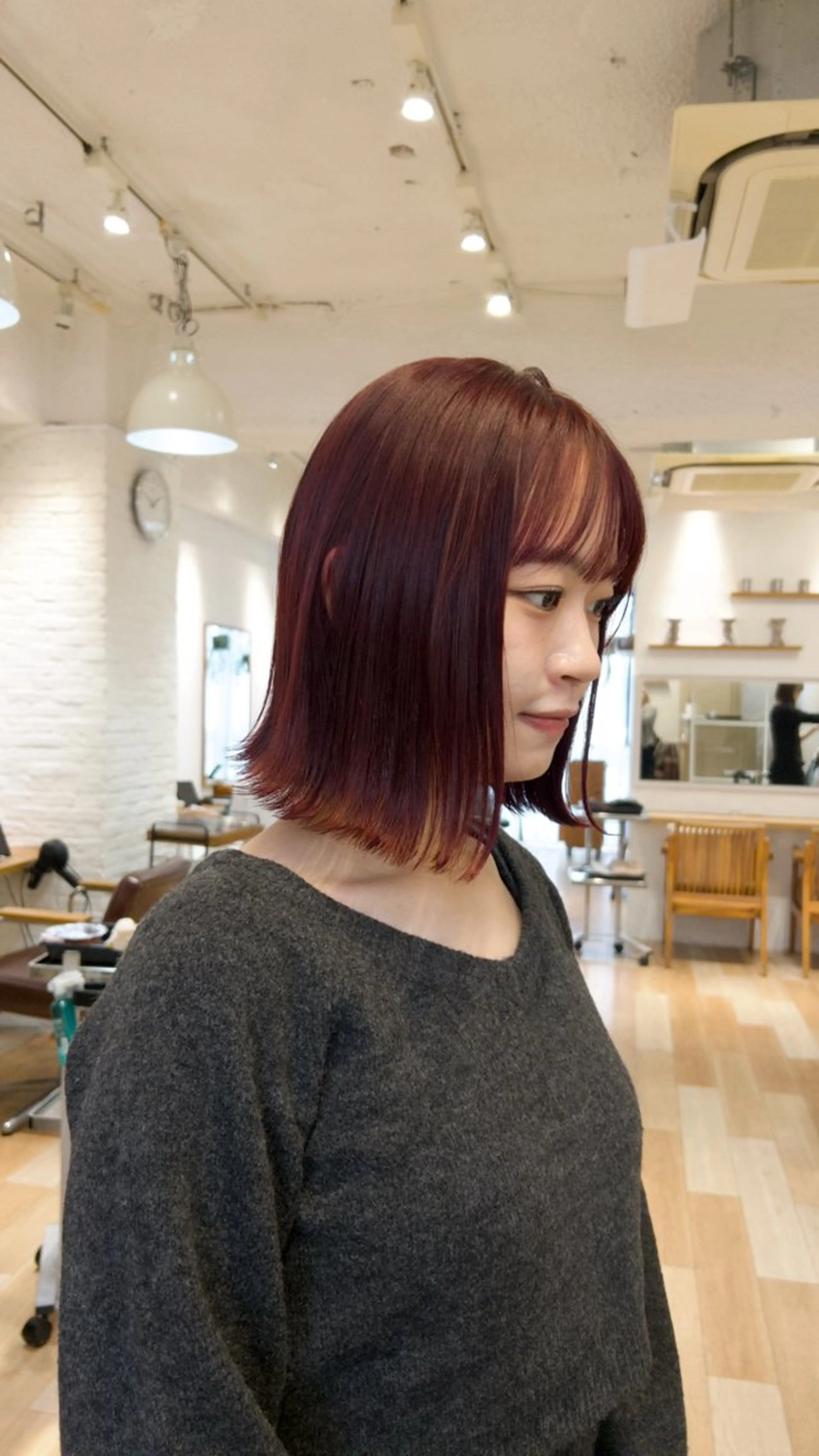 ショート カラー カット ヘアカラー Lomalia Moemiのヘアスタイル