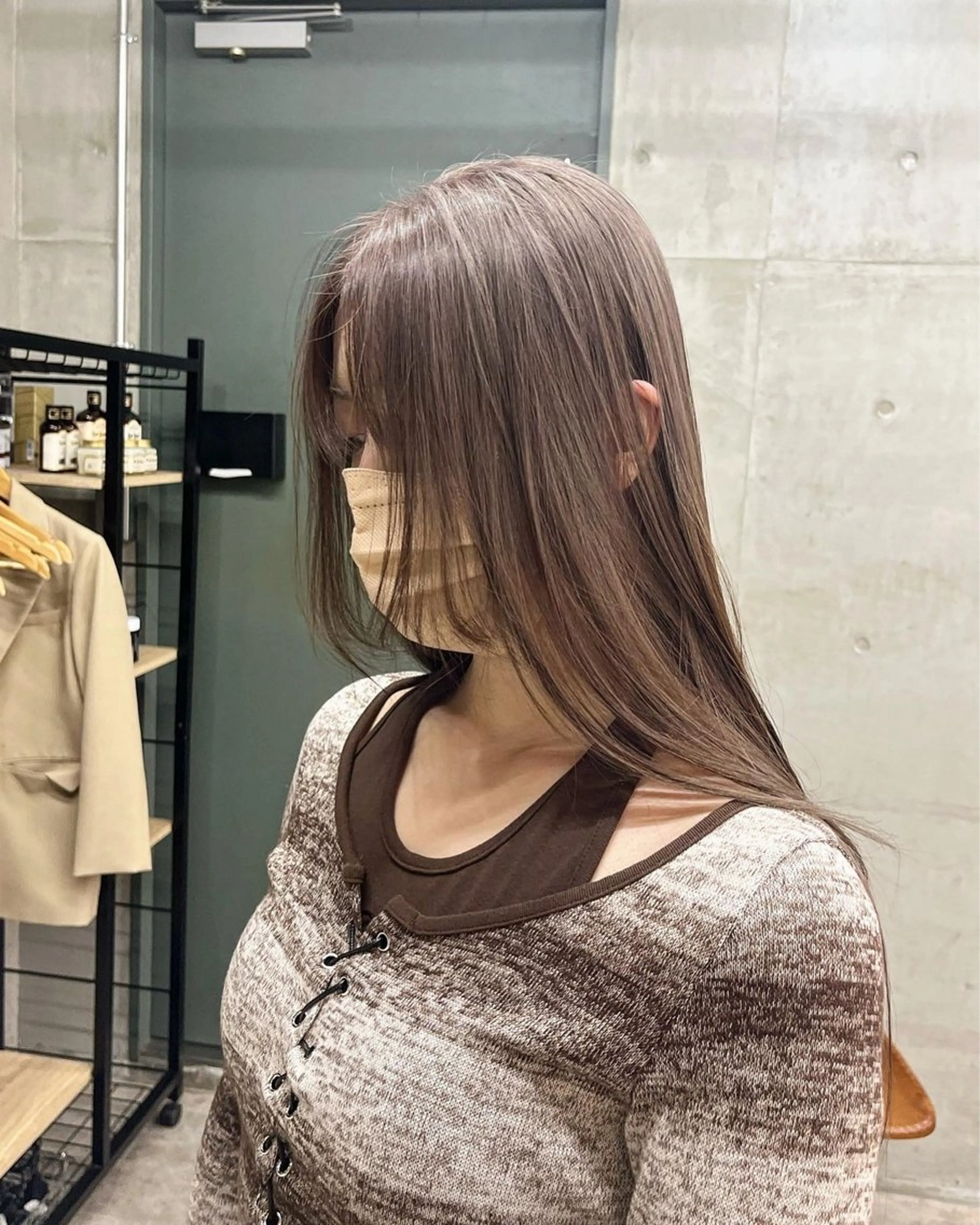セミロング カラー ベージュカラー ブリーチ ケアブリーチ 透明感カラー ダブルカラー ヘアカラー SALT WATER所属・🫐 𝐌𝐚𝐨 🫐ボブモデル募集のヘアスタイル