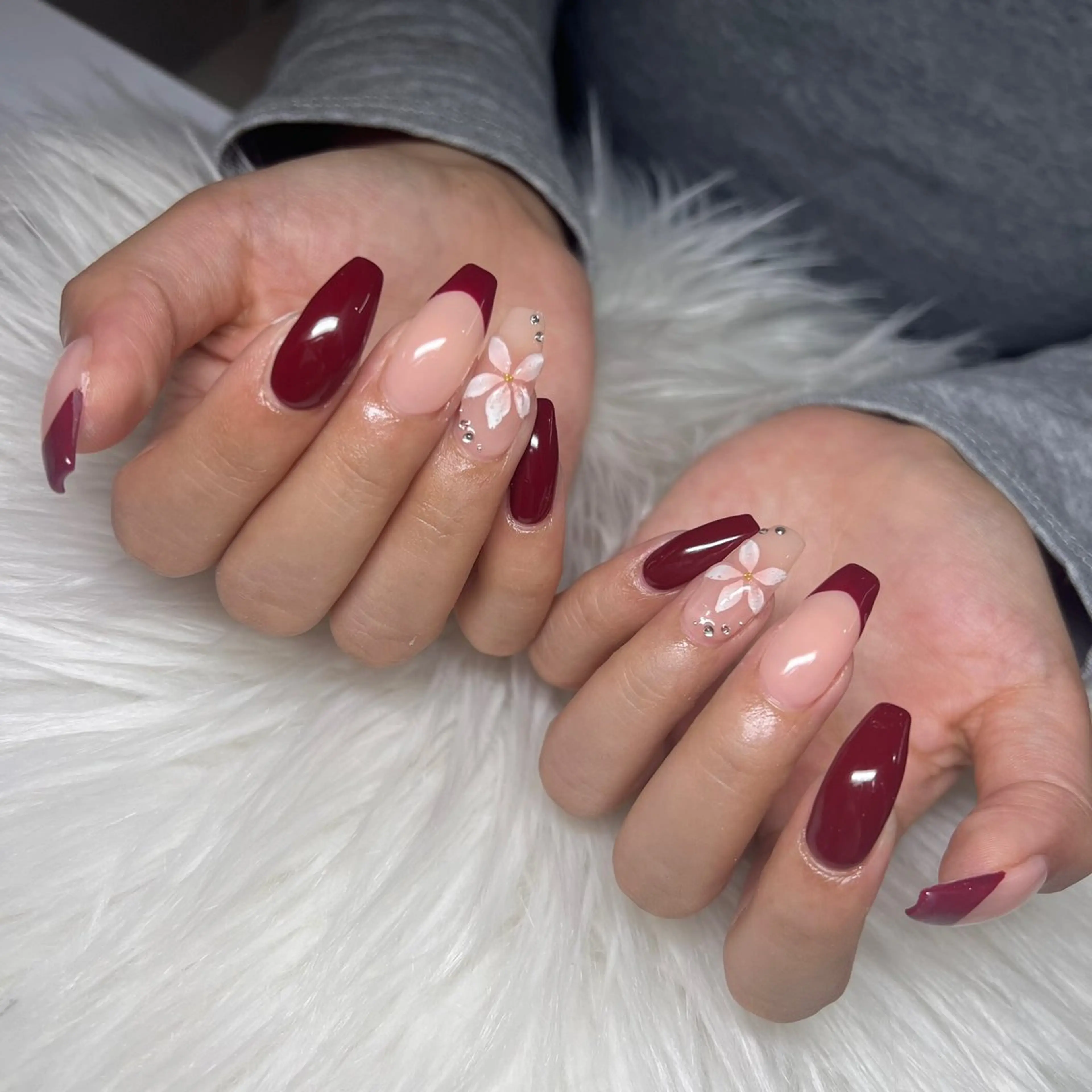 ロング ハンドネイル y's beauty京橋店のネイルデザイン