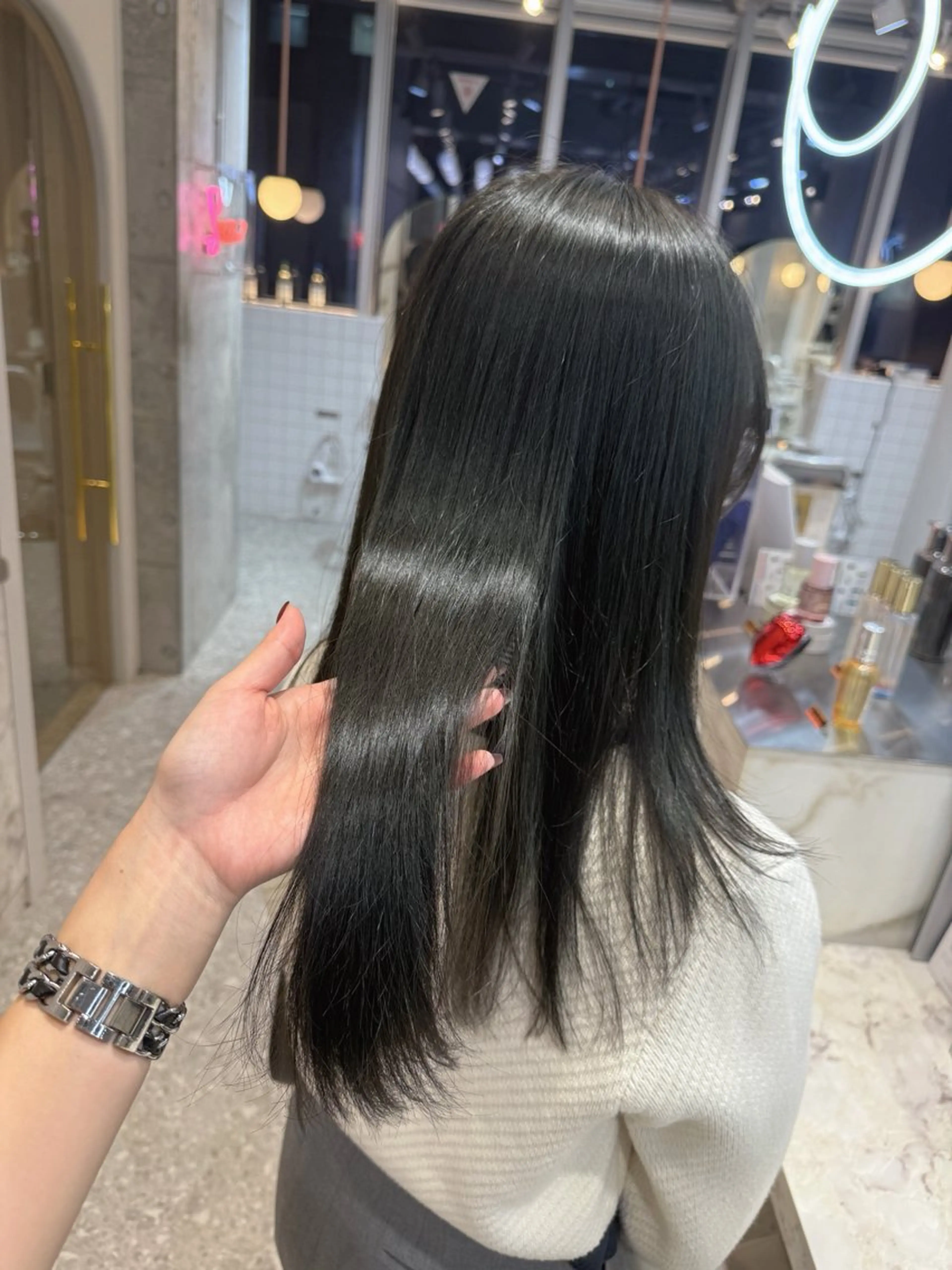 セミロング ヘアカラー トリートメント 新宿/韓国風レイヤー /艶カラーRionaのヘアスタイル