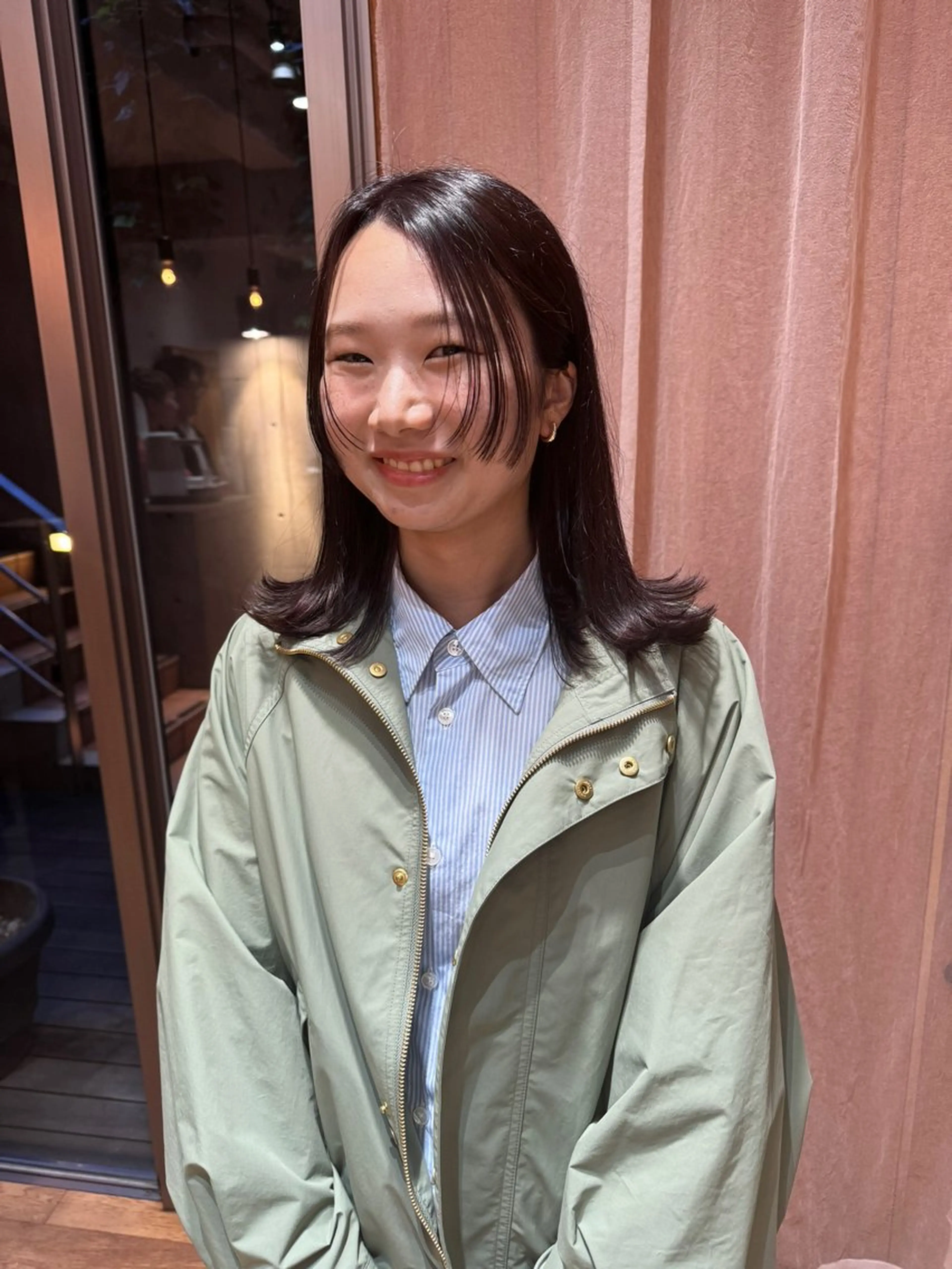 ミディアム カラー カット 大橋 芽衣のヘアスタイル