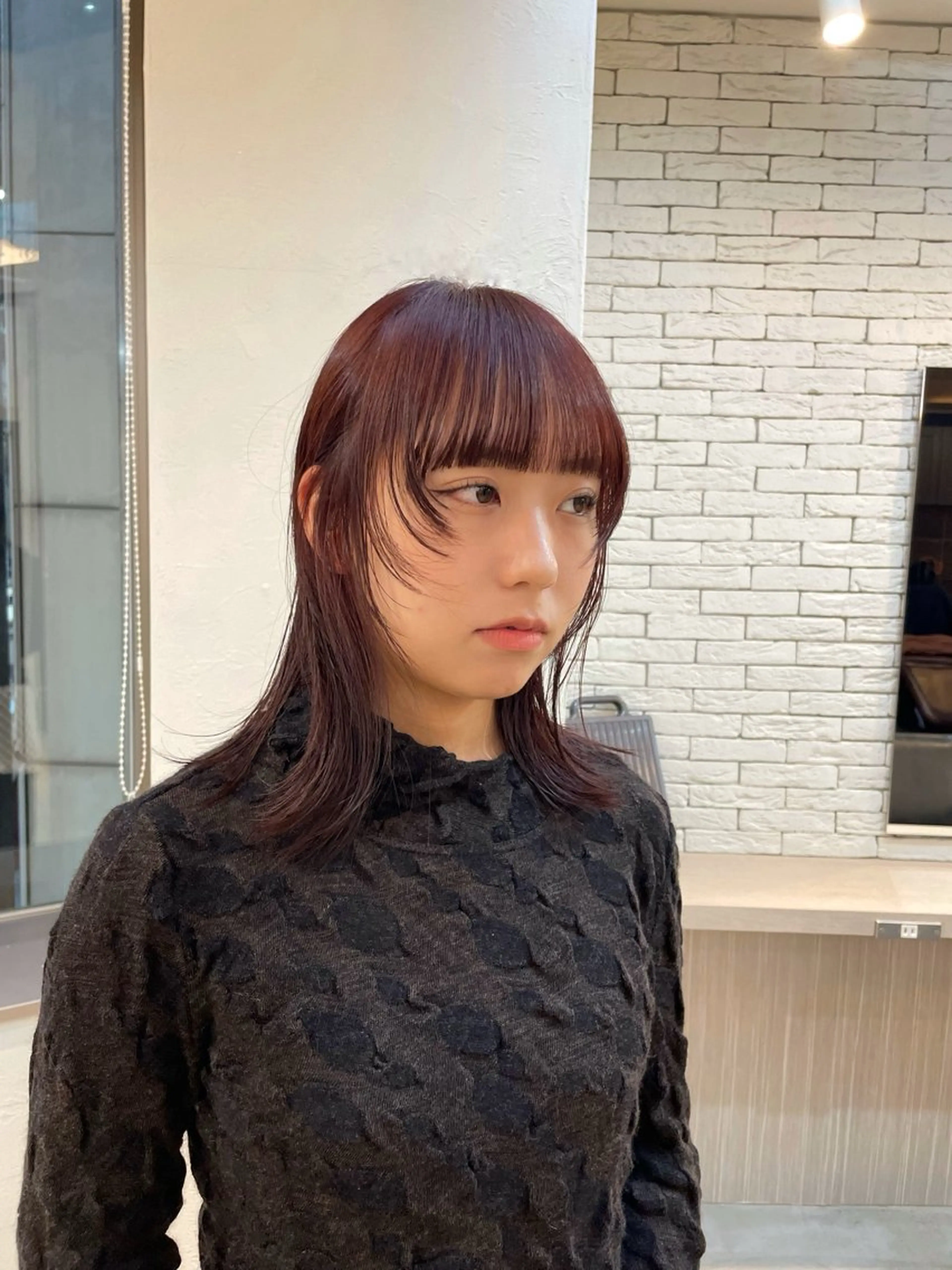 ミディアム カラー 顔まわりレイヤー レイヤーカット ヘアカラー noa hair  design所属・noa 小山莉々のヘアスタイル