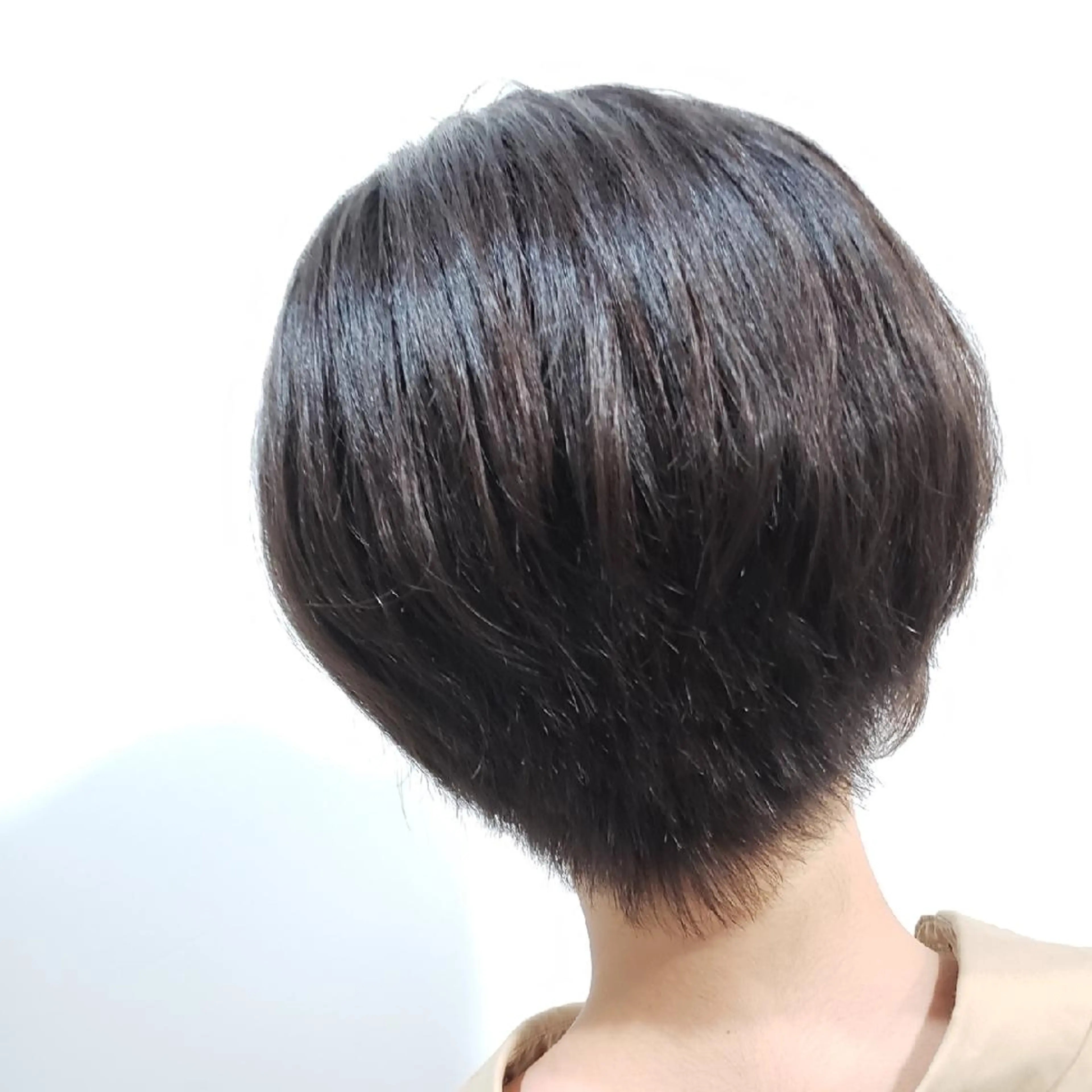 ショート カラー ヘアカラー トリートメント AngeBay.NaHa所属・饒平名 知也のヘアスタイル