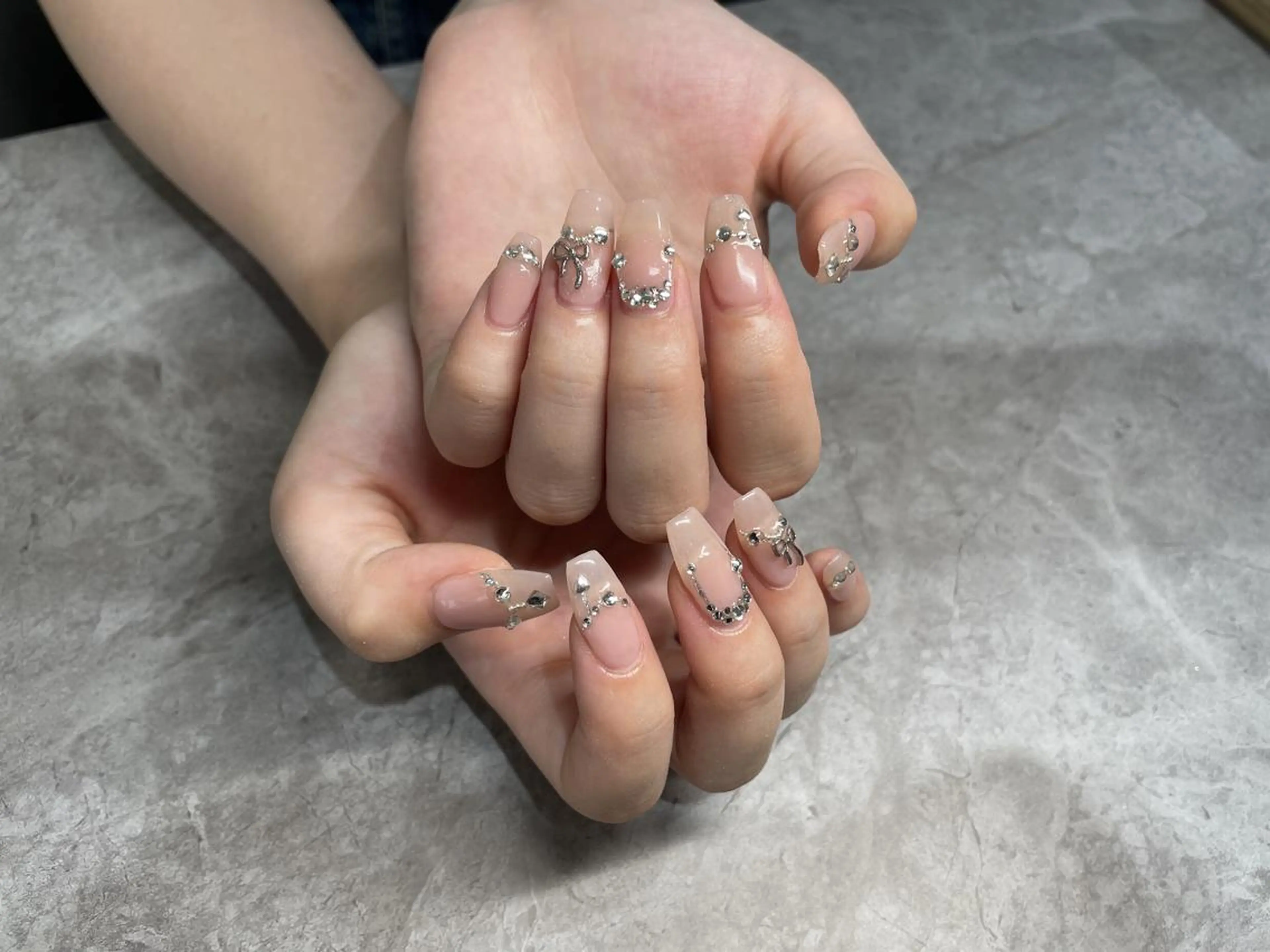 ネイル 長さ出し ストーンネイル Nail Salon Lindaのネイルデザイン