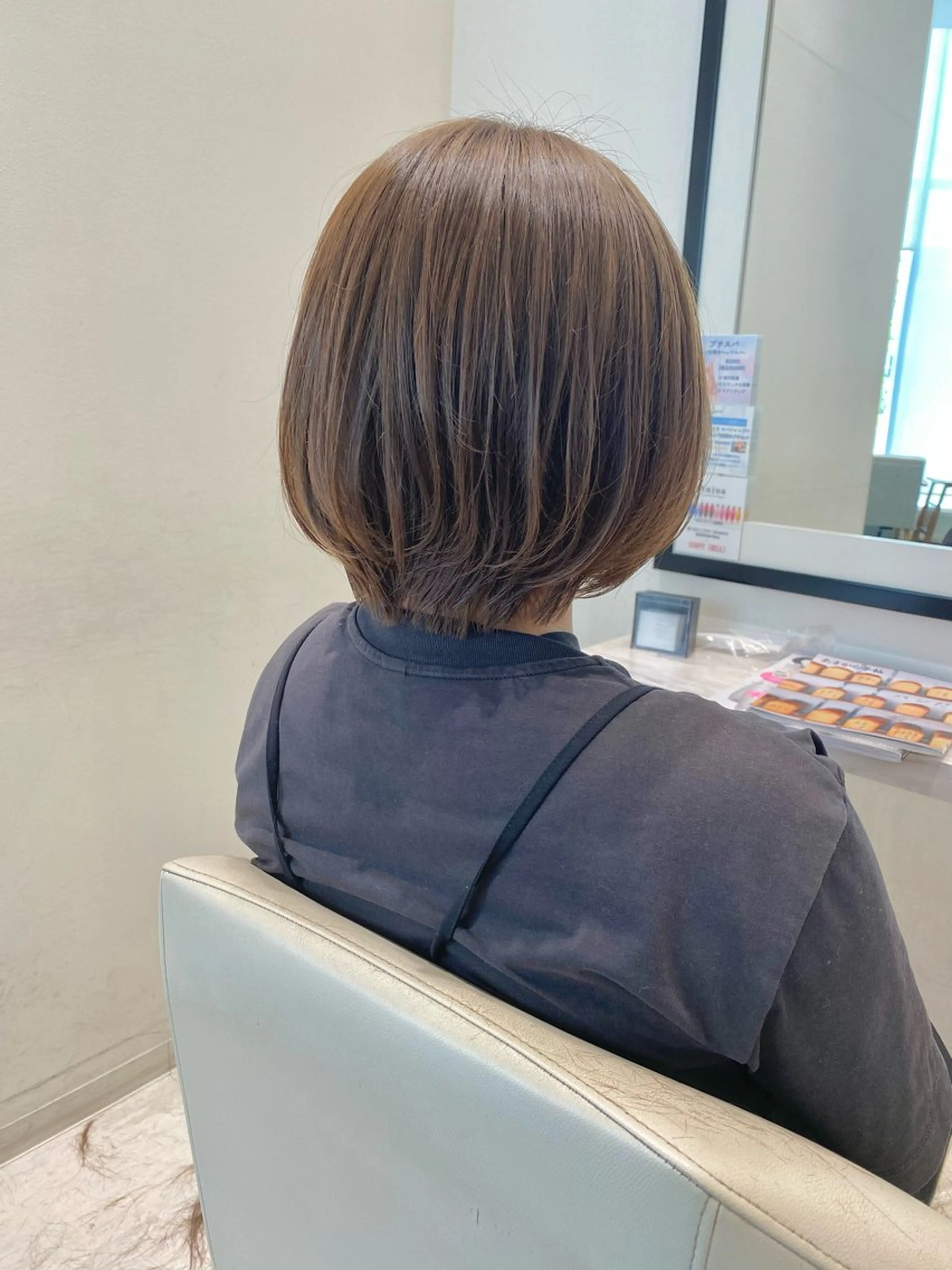 ショート カット 小町康耀　ボブ /顔周りレイヤーのヘアスタイル