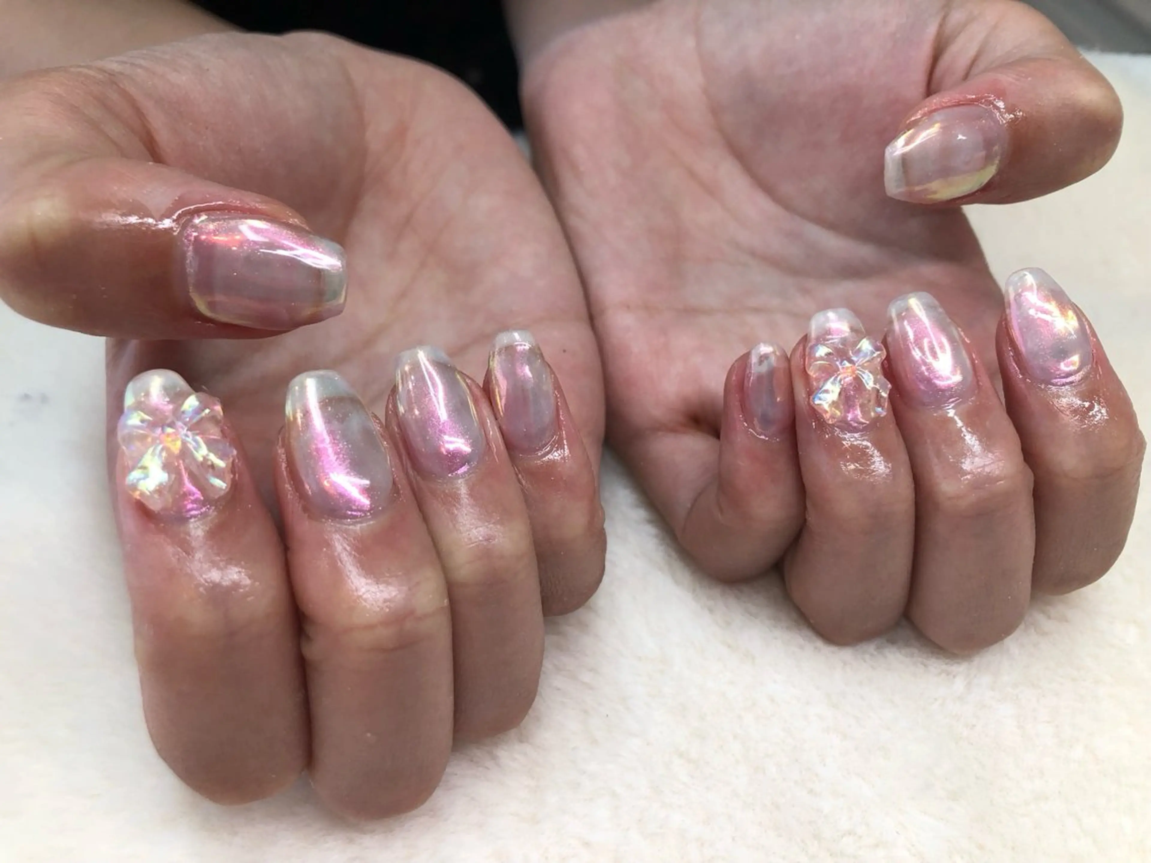 ネイル オーロラネイル キラキラネイル ミラーネイル リボン ハンドネイル ハンドケア 心斎橋Salon Epokkuのネイルデザイン