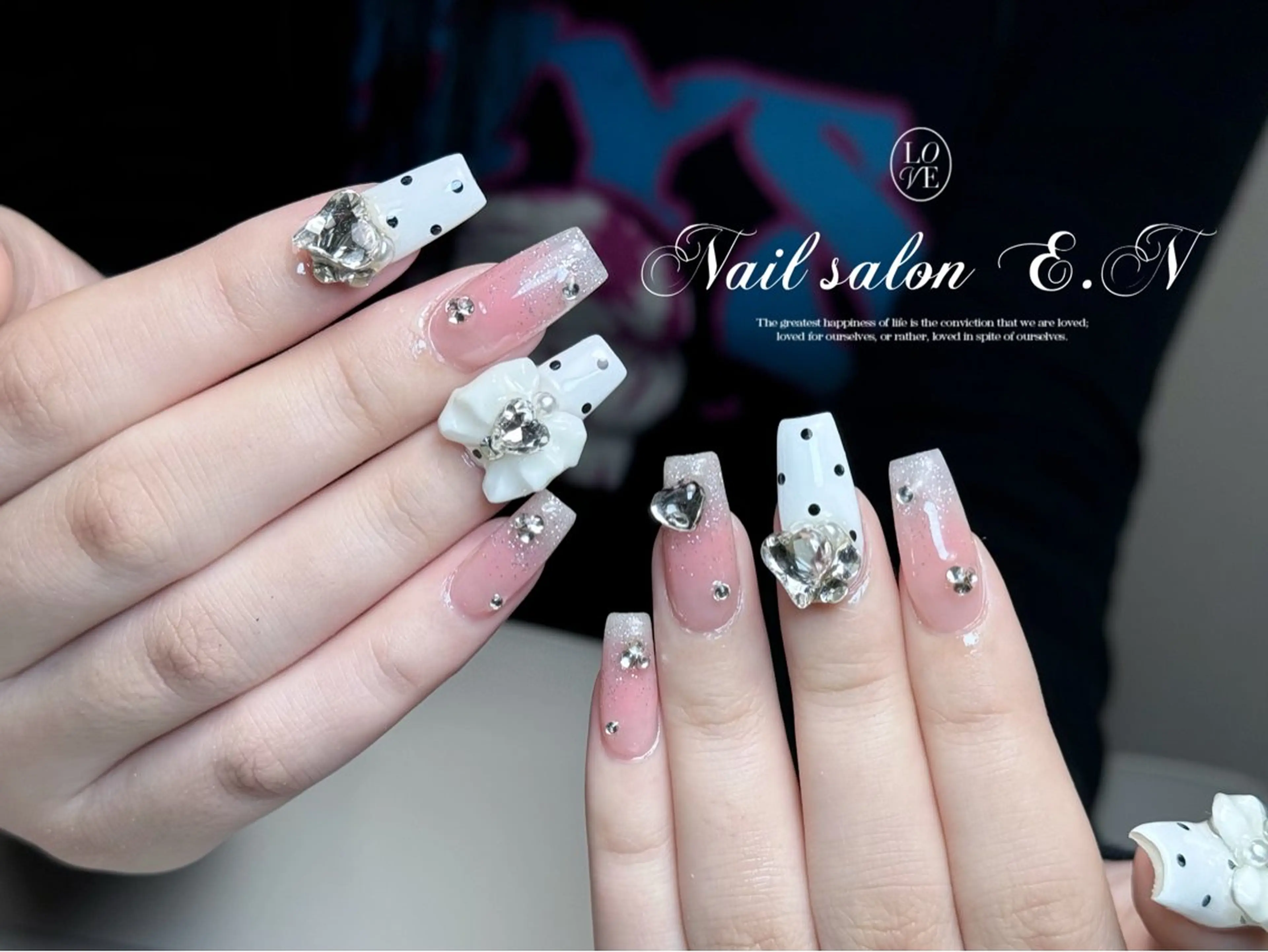 ネイル アートネイル オーロラネイル ガーリー キラキラネイル 韓国ネイル E.N🦋 長さ出し/持ち込みのネイルデザイン