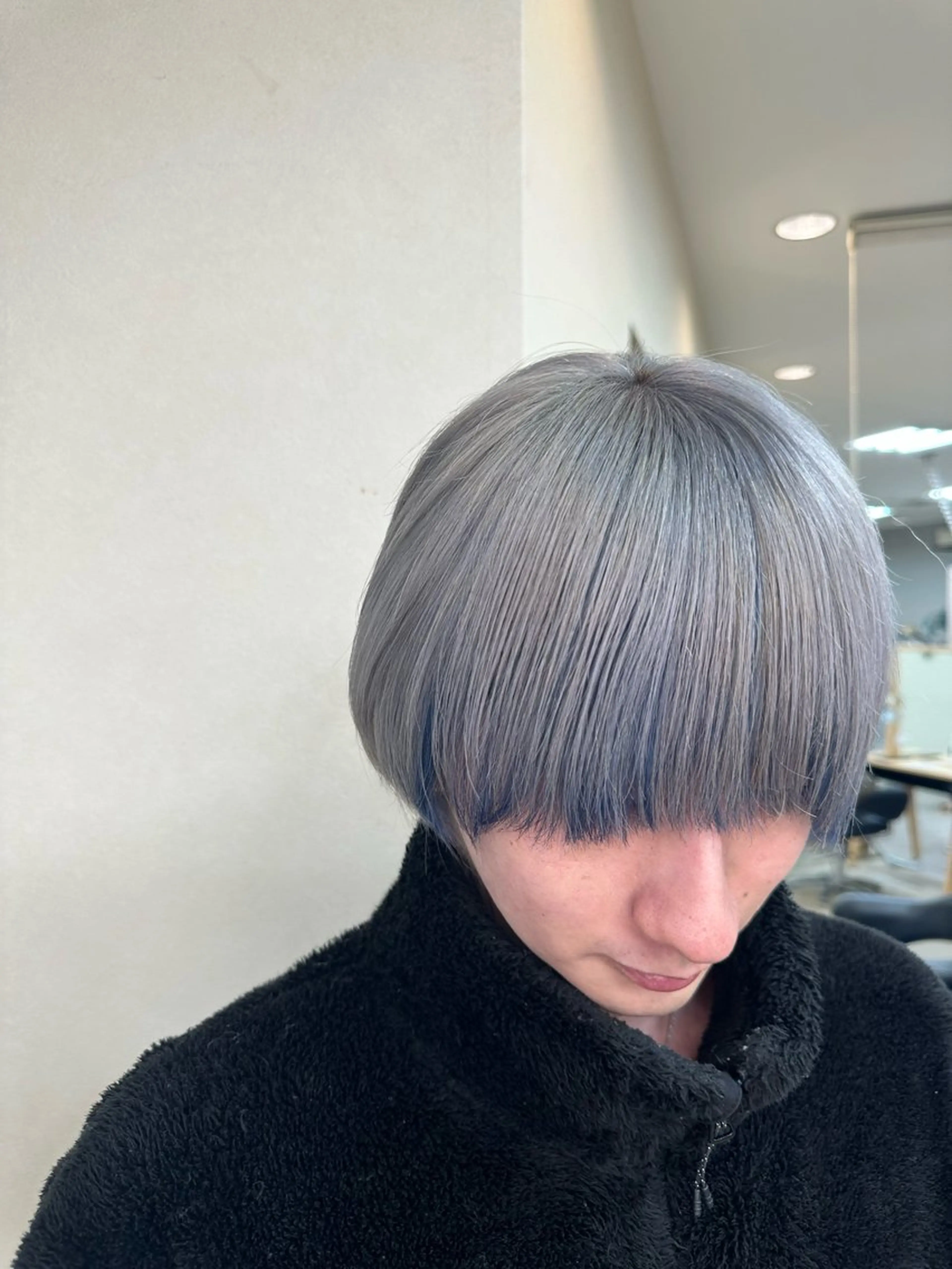 カラー メンズ メンズブリーチ ミストバング ブリーチ ブルーカラー ケアブリーチ 髪質改善/レイヤー/ 艶髪🎀ayaneのヘアスタイル