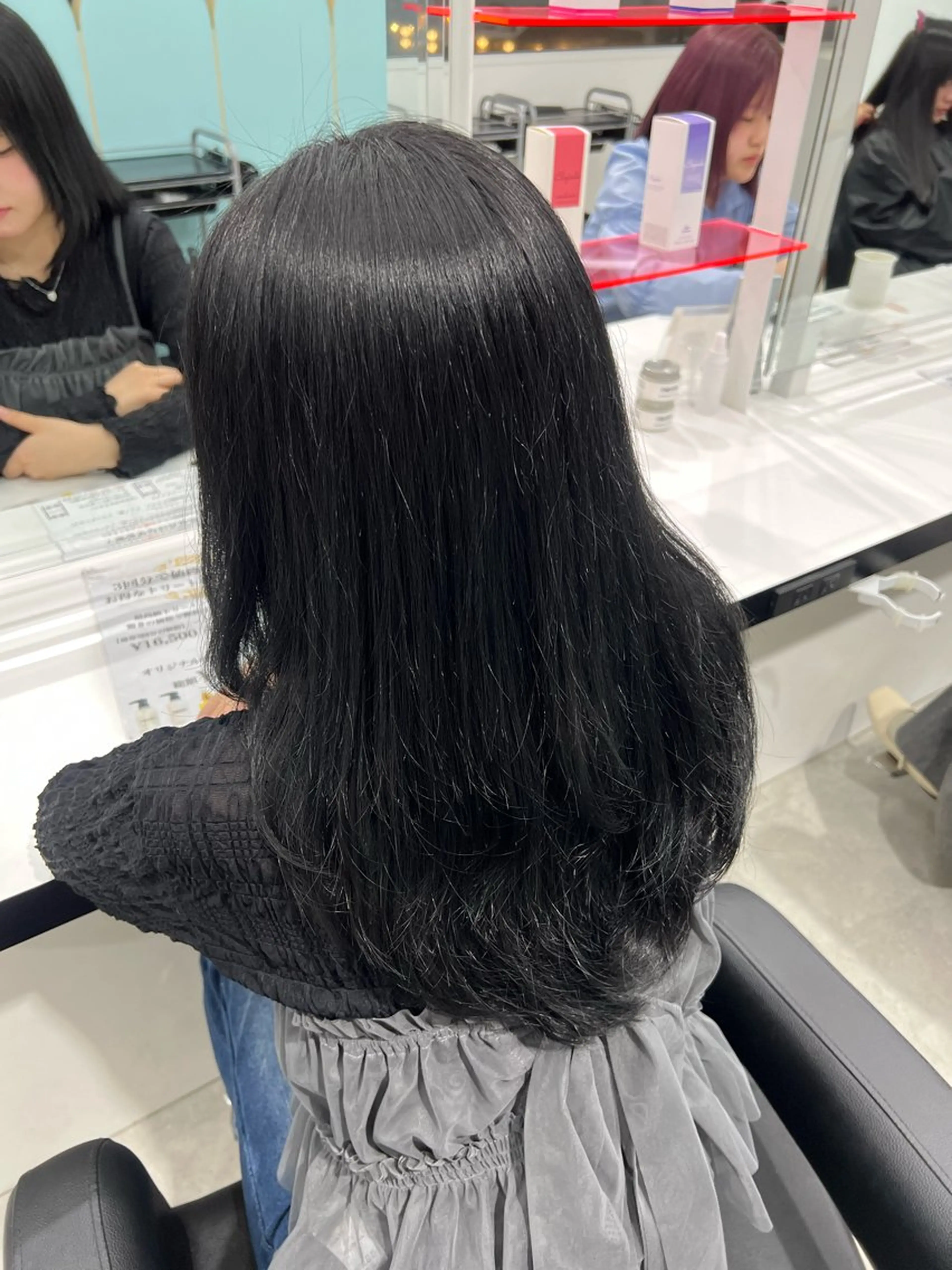 ミディアム ヘアカラー 🥨ベージュ/グレー ジュ/moe🥨のヘアスタイル