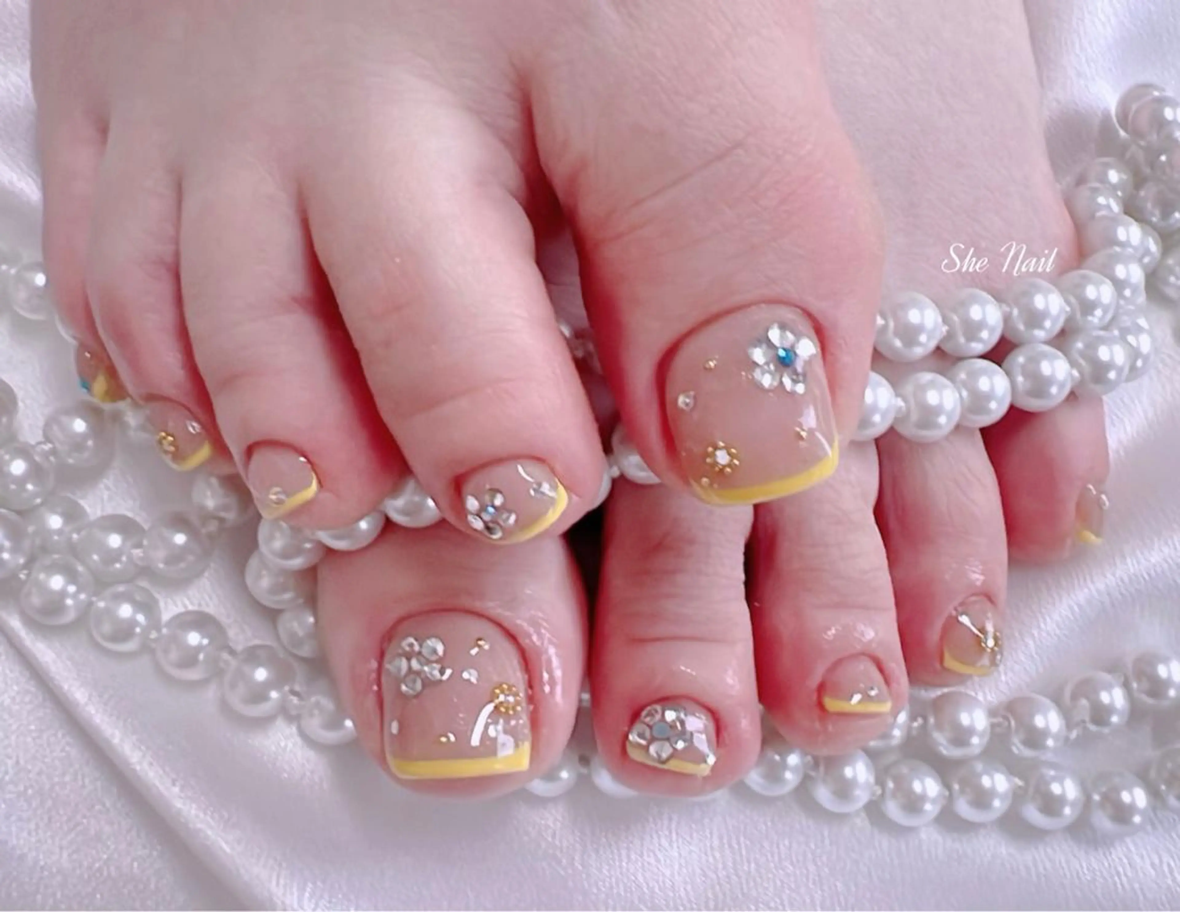 ネイル チークネイル 長さ出し フットネイル フレンチネイル マグネットネイル フットネイル She   Nail所属・ISA_ BELLAのネイルデザイン