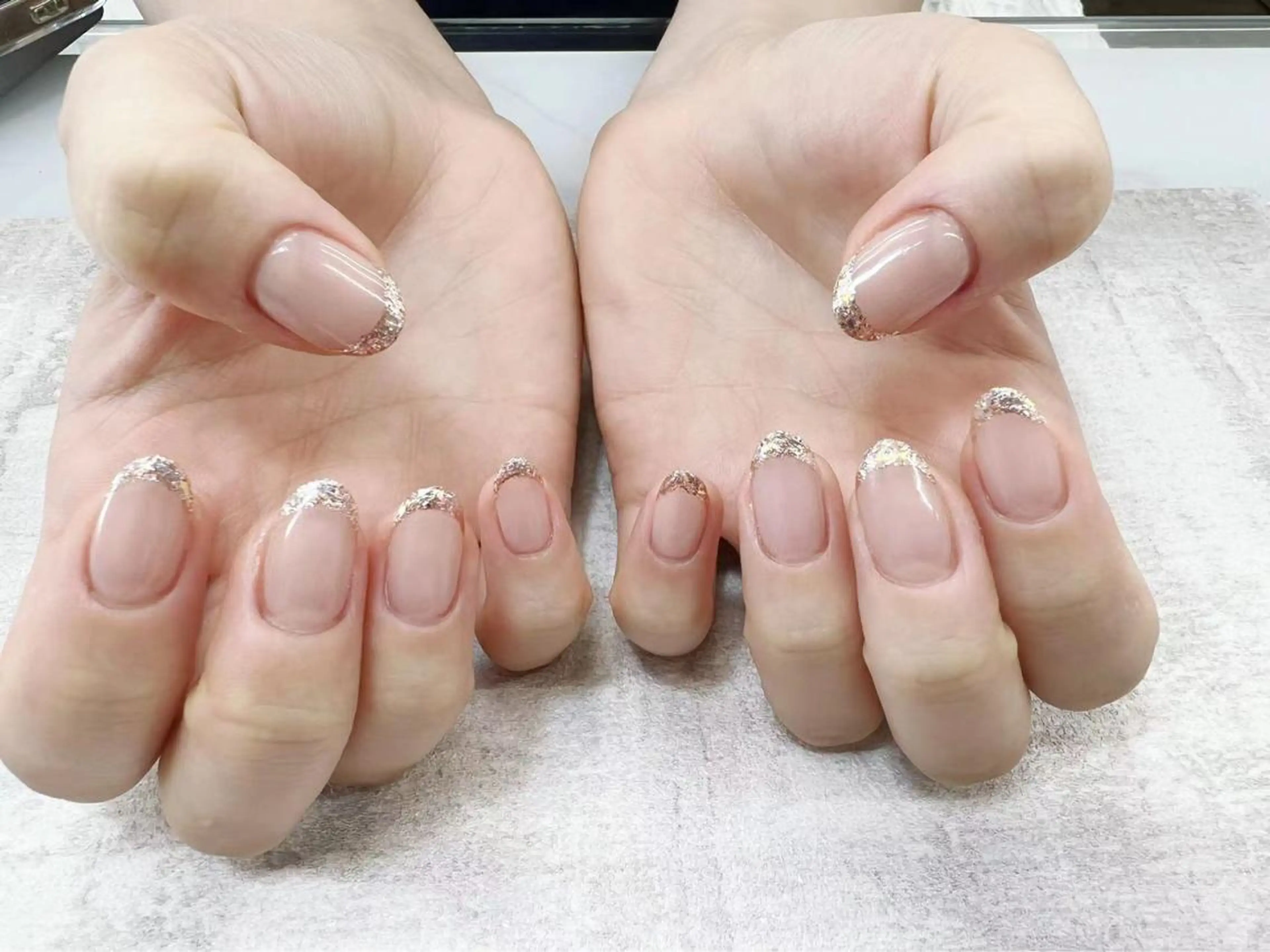 ネイル フレンチネイル ガラスフレンチ Romine アイラッシュ&ネイルのマツエク・マツパデザイン