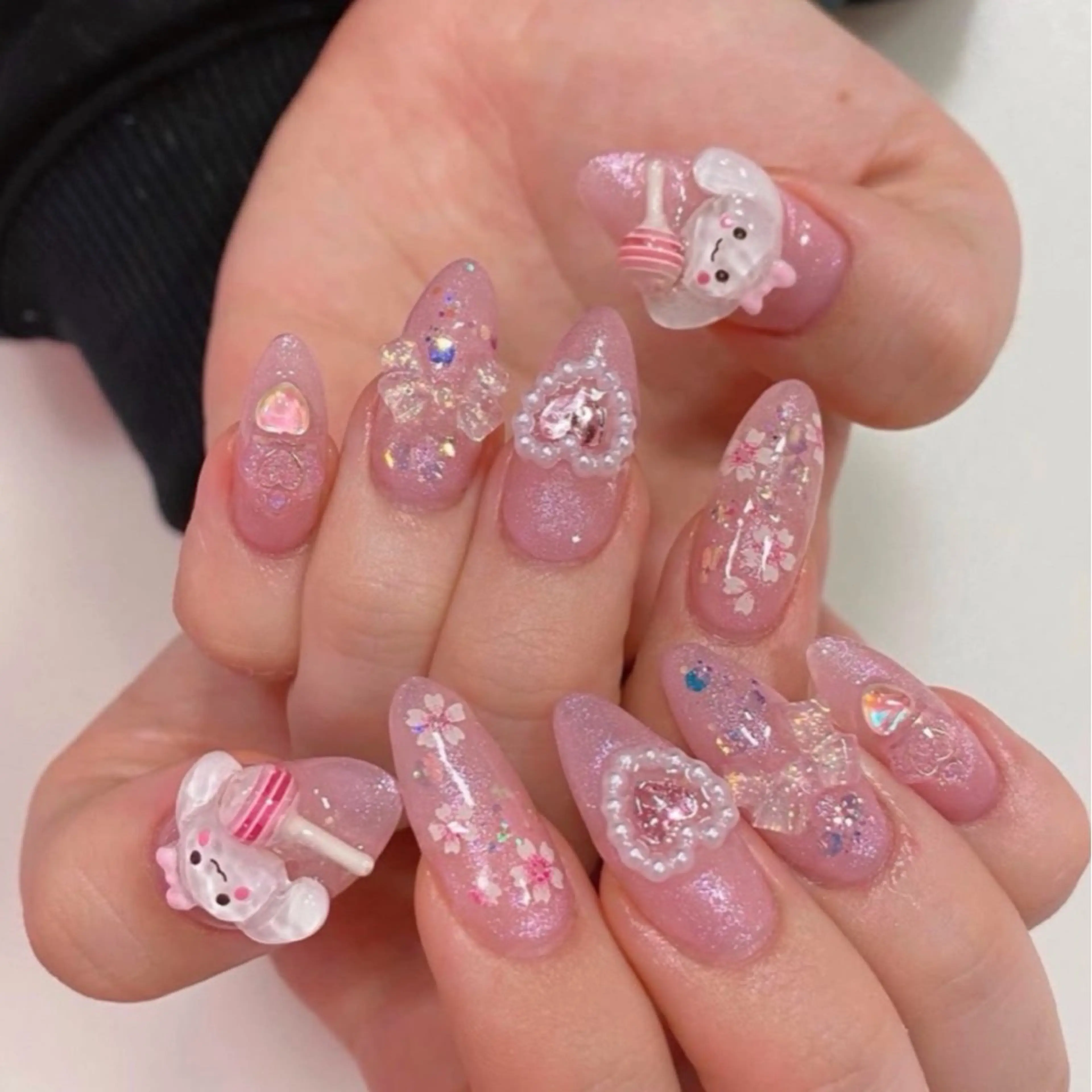 ネイル フレンチネイル キラキラネイル マグネットネイル ミラーネイル ニュアンスネイル ハンドネイル Lyn TA Nailのネイルデザイン