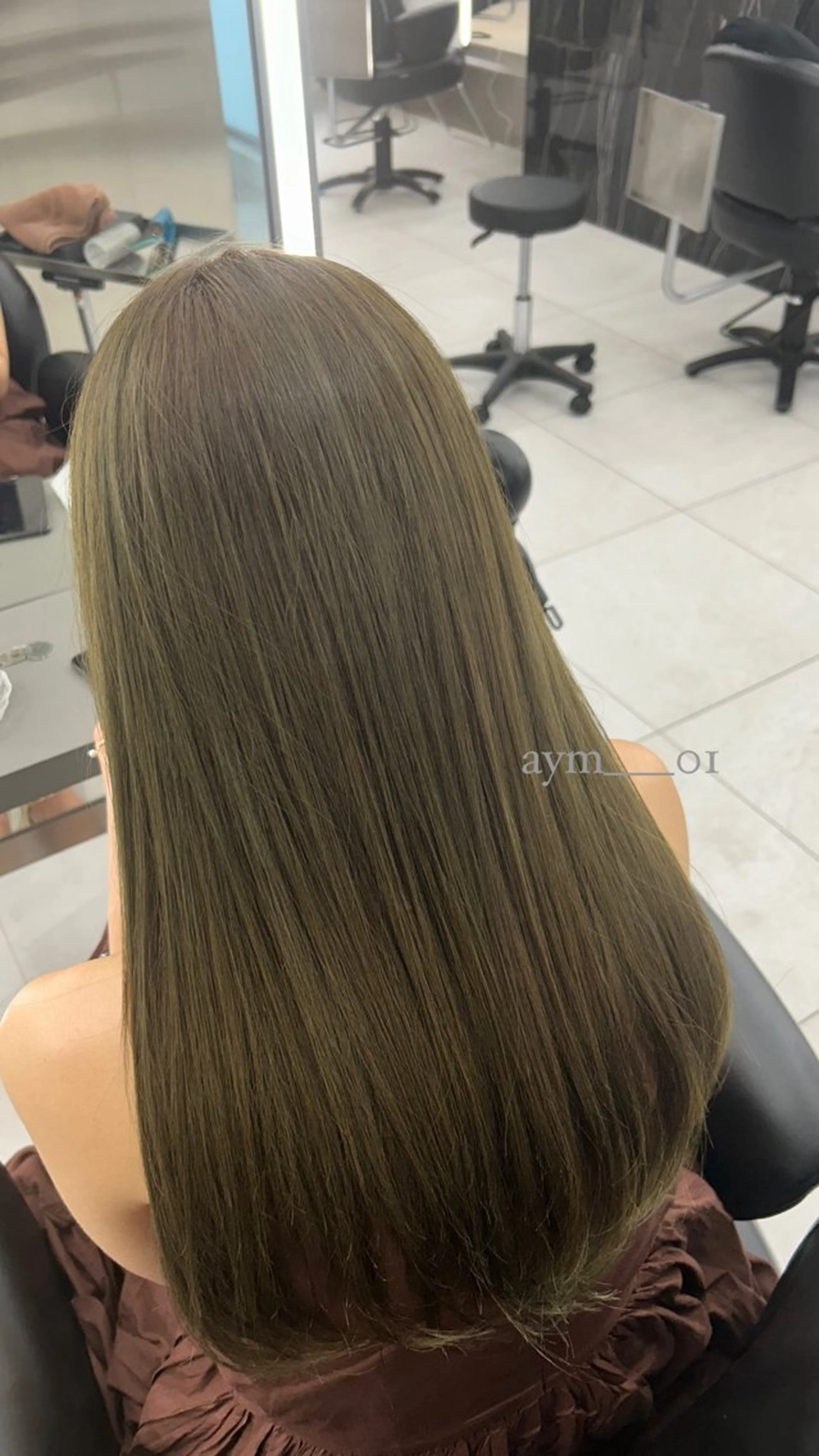 セミロング カット ヘアカラー トリートメント 韓国ヘア AYUMIのヘアスタイル