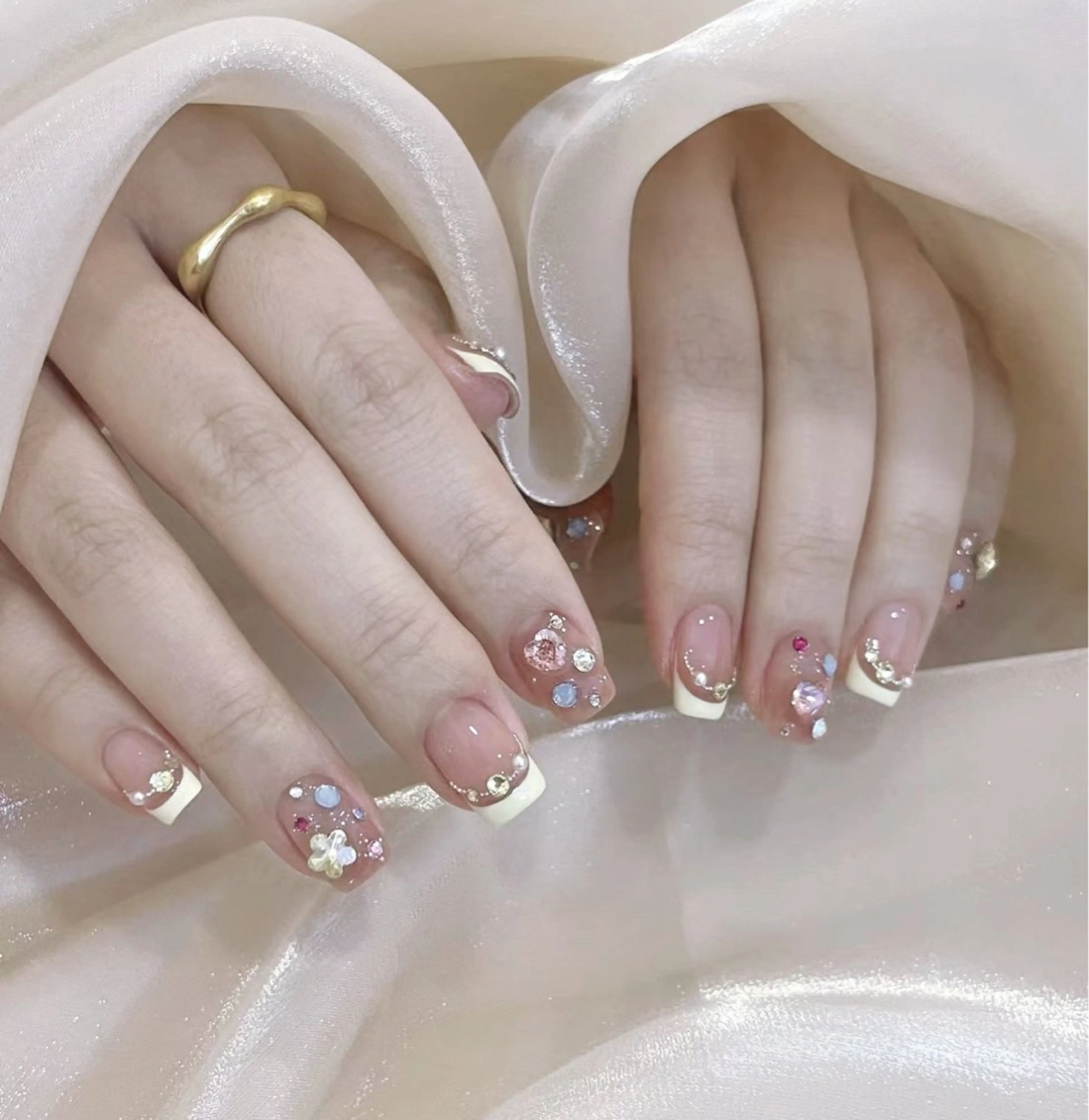 ネイル 長さ出し フレンチネイル グラデーション マグネットネイル マグネットフレンチ ハンドネイル ハンドケア ⭐️Dreamy Nail⭐️のネイルデザイン