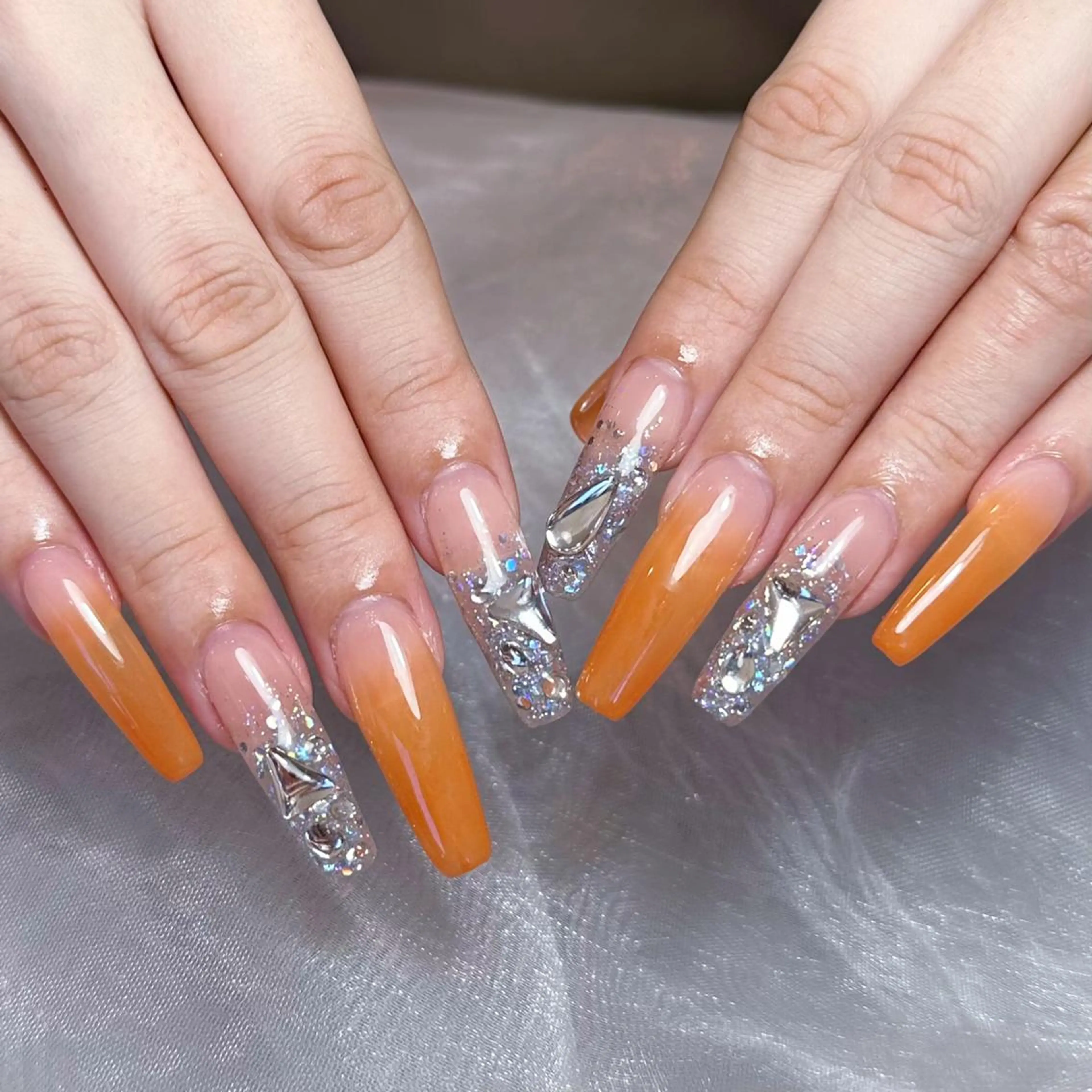 ネイル アートネイル オーロラネイル ガーリー キラキラネイル マグネットネイル ハンドネイル ハンドケア Diamond ✨のネイルデザイン