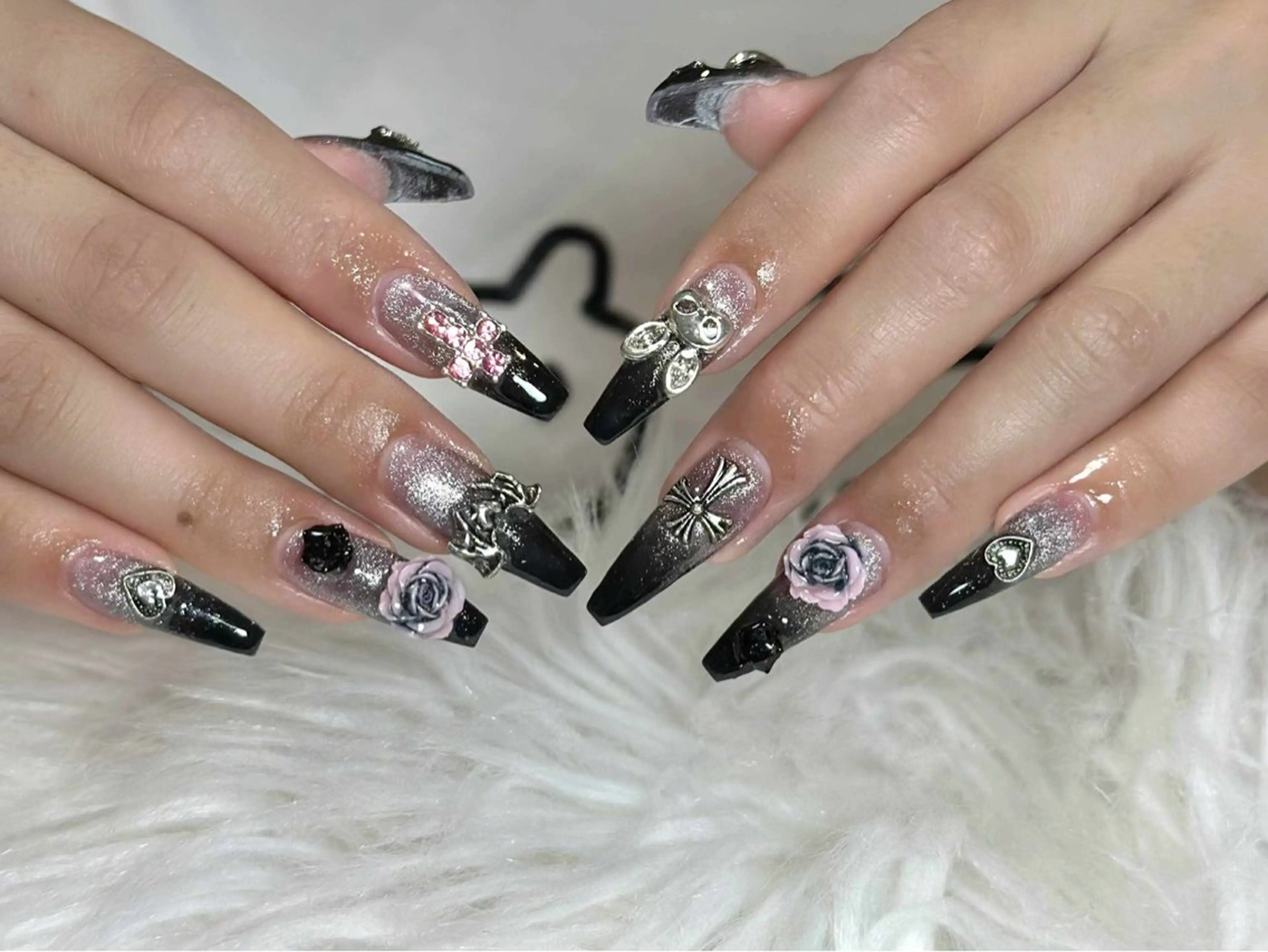 ネイル フレンチネイル ジェルネイル キラキラネイル 韓国ネイル マグネットネイル ハンドネイル Julli nail studio所属・Julli NailStudioのネイルデザイン