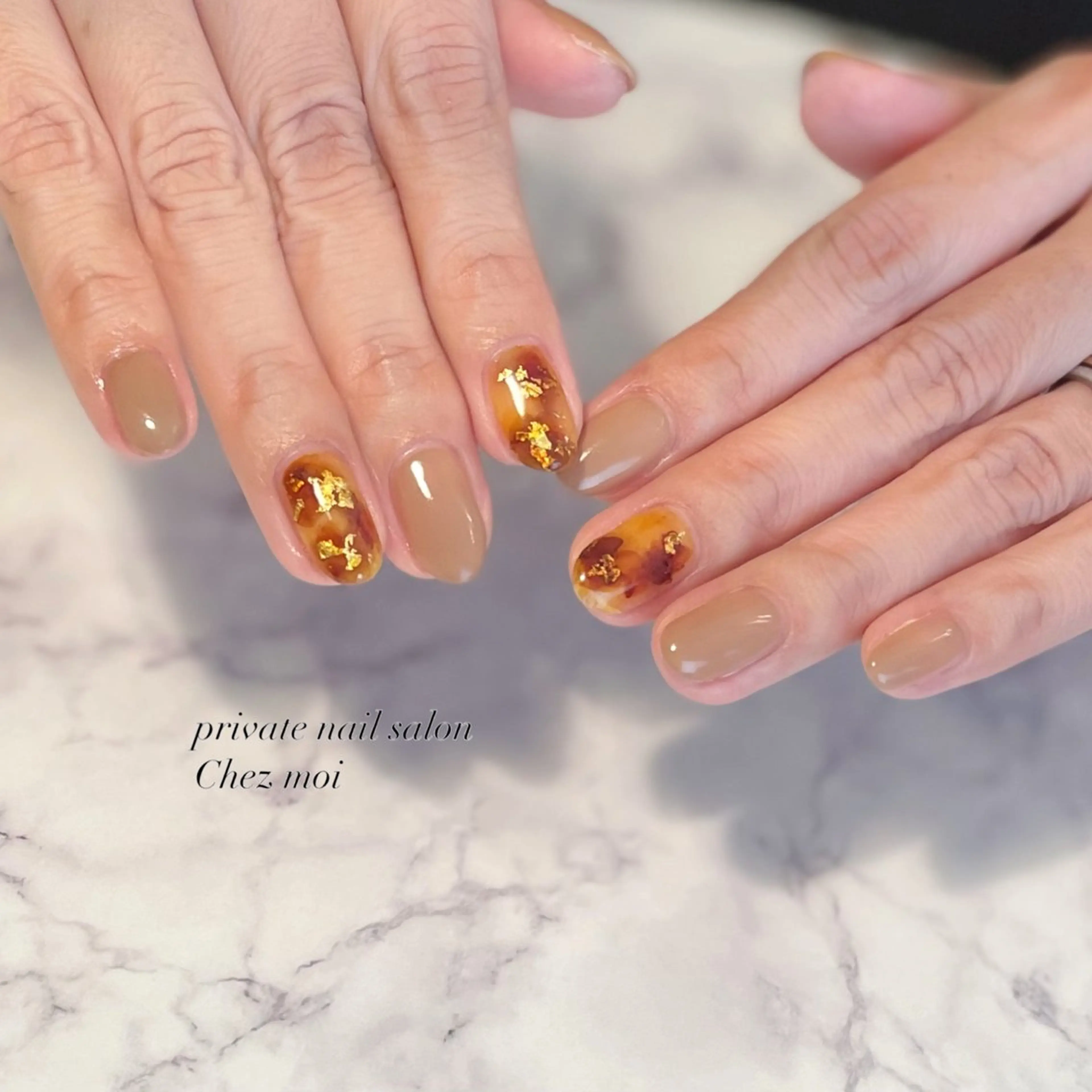 ネイル べっ甲ネイル KOMINE TOMOKOのネイルデザイン