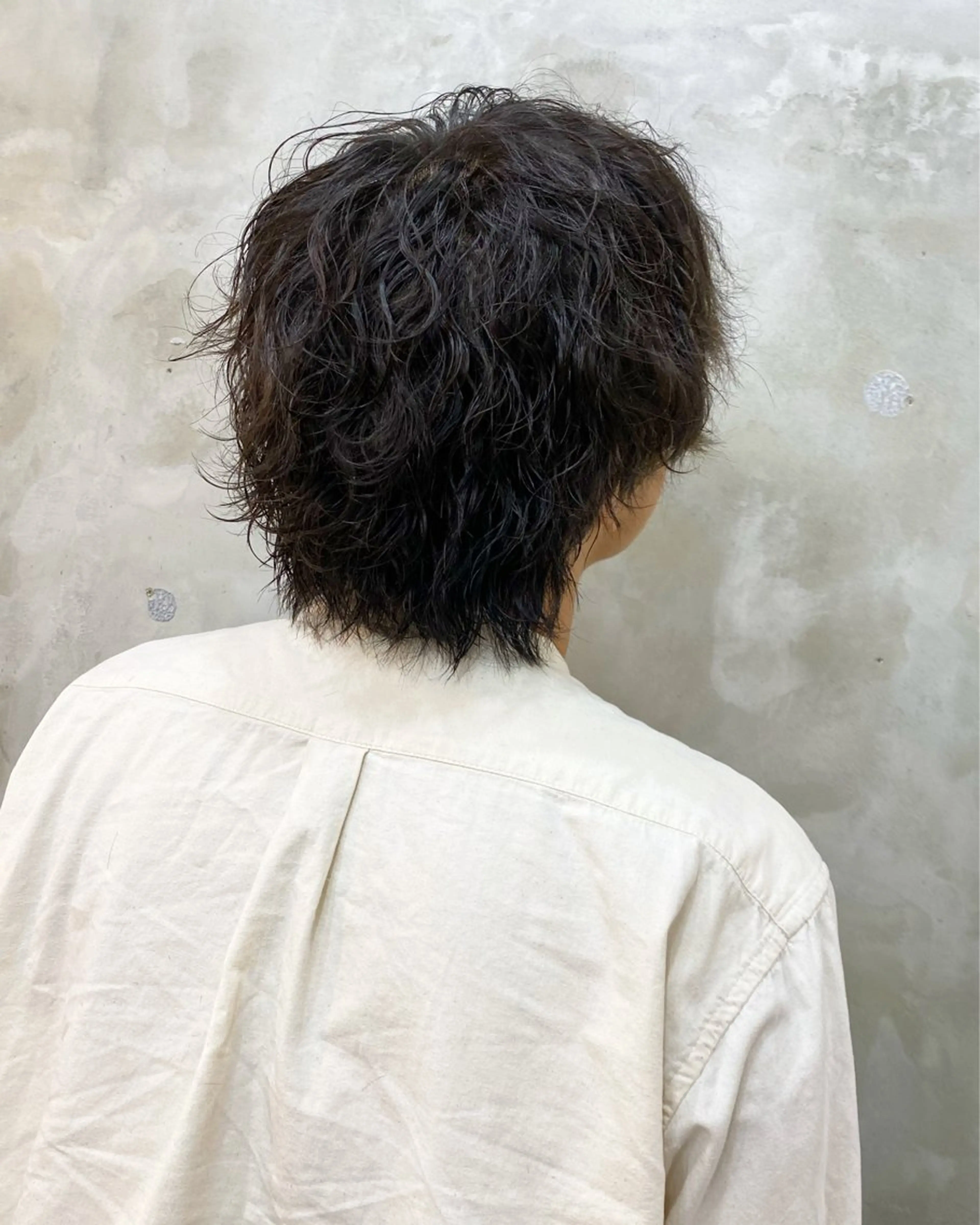 パーマ メンズ マッシュウルフ マッシュ メンズパーマ 波巻きパーマ メンズウルフカット 志賀 あずみのヘアスタイル