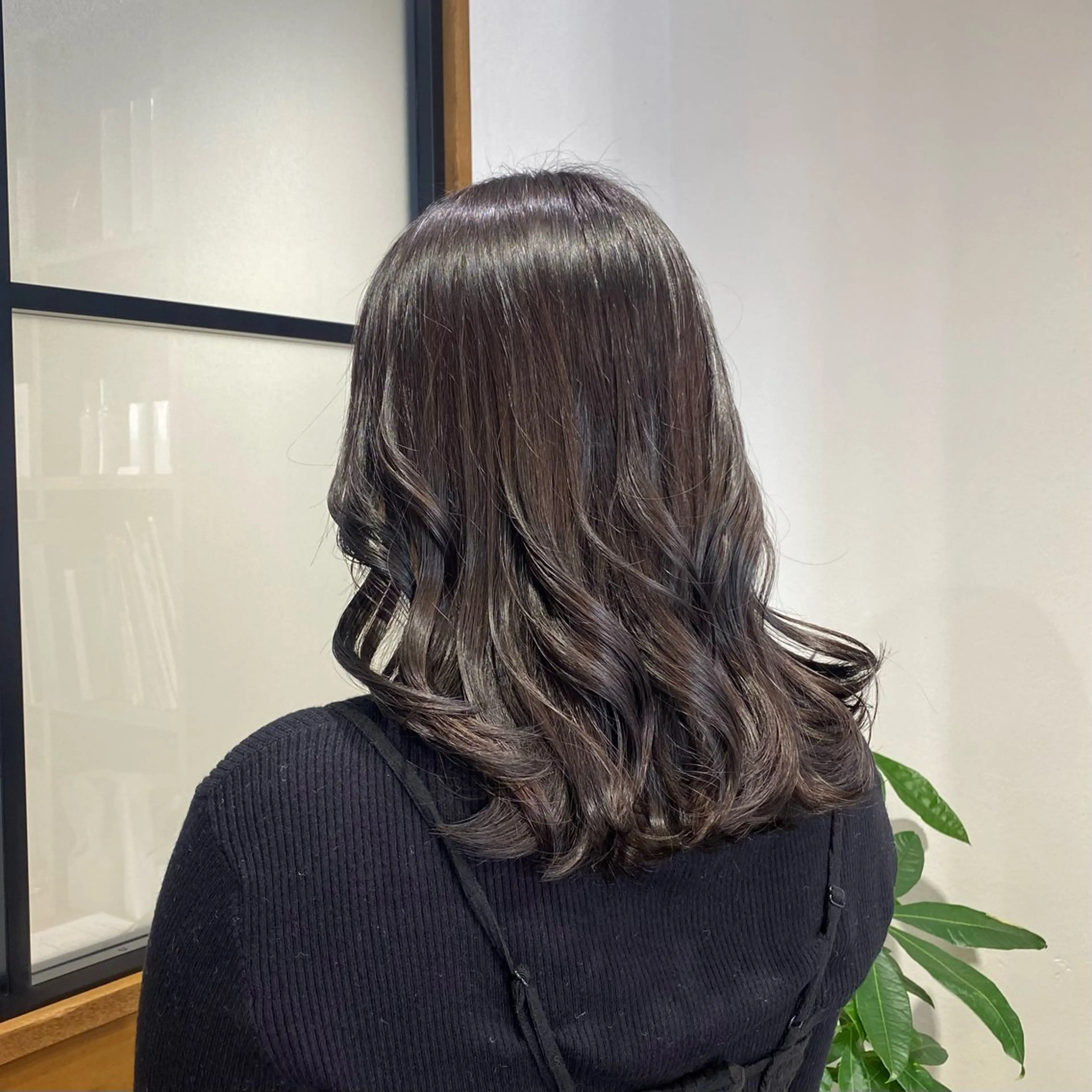 セミロング カラー ヘアカラー ついざき はるかのヘアスタイル