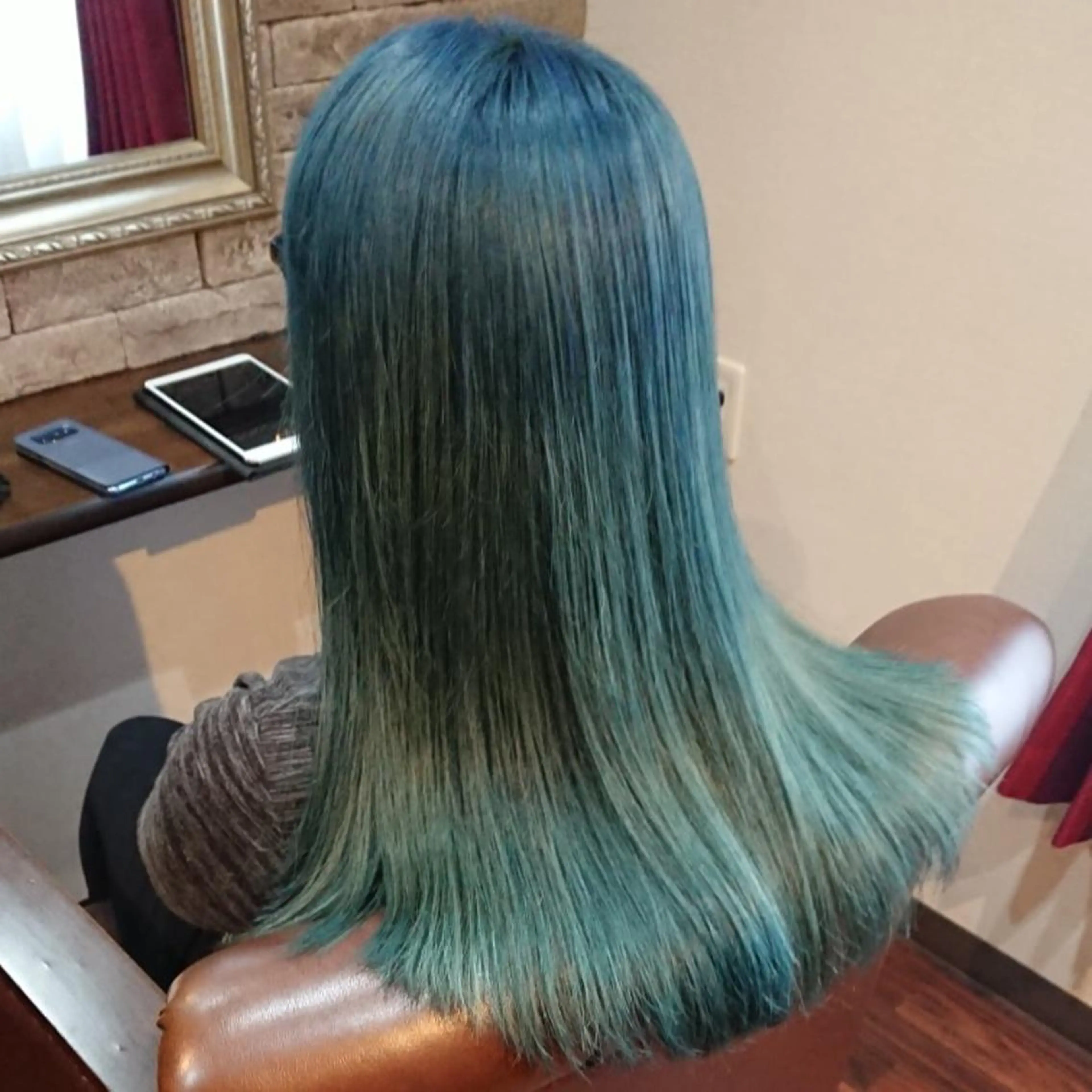 ロング カラー ヘアカラー トリートメント 美髪 カラーリストのヘアスタイル