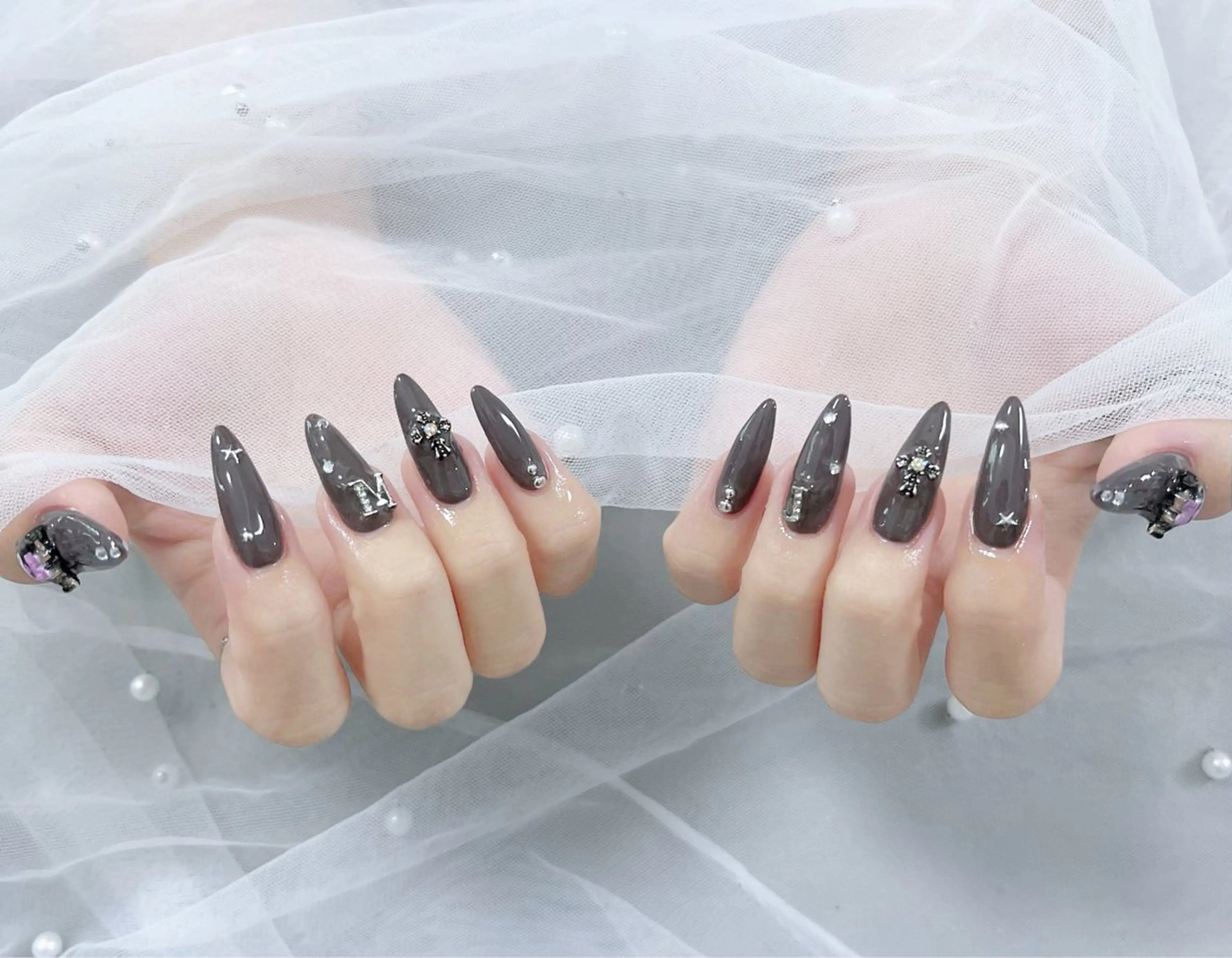 ネイル オーロラネイル クリアネイル フラッシュネイル ジェルネイル グラデーション ハンドネイル Amee Nailsalonのネイルデザイン