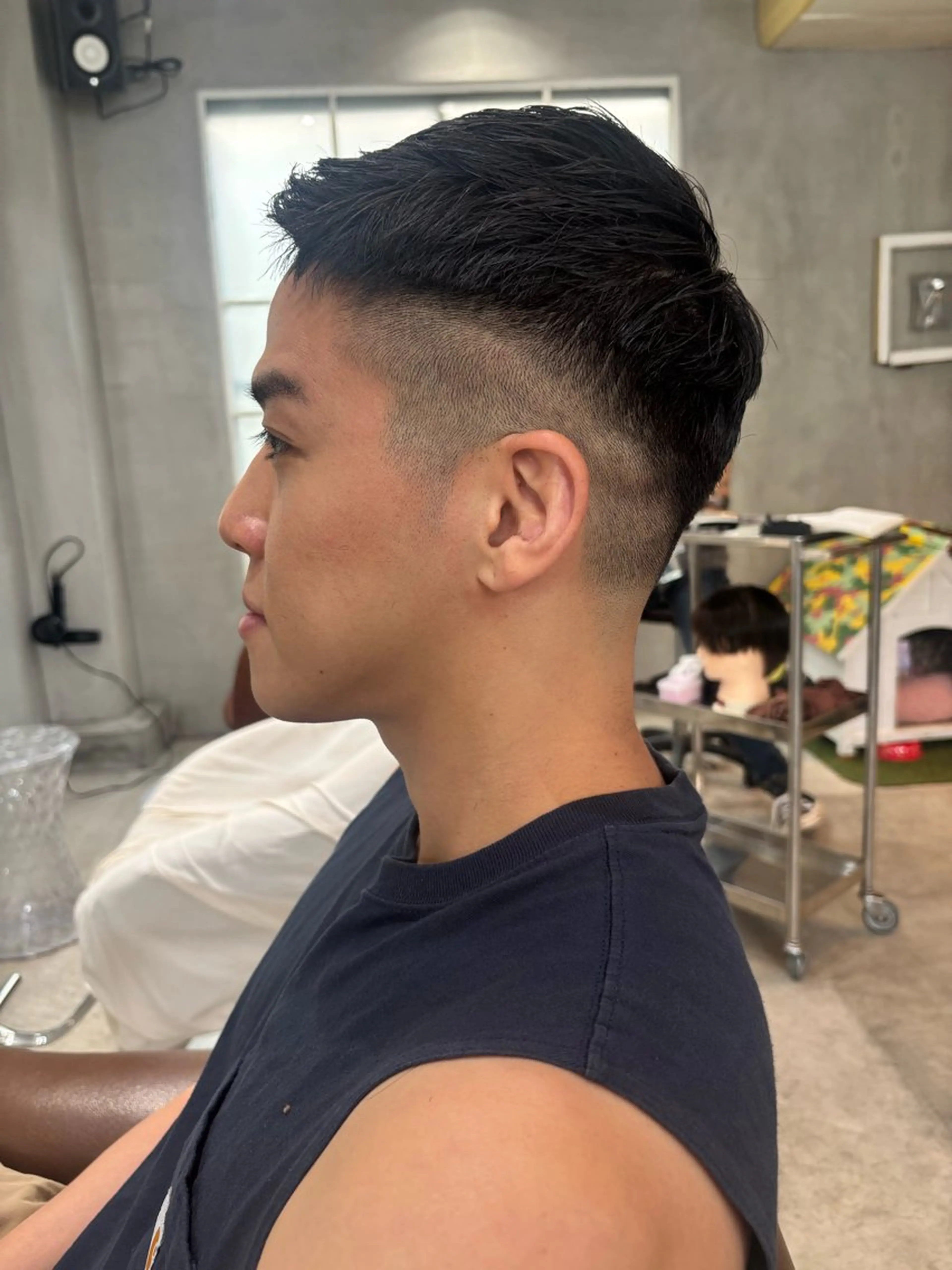 ショート パーマ メンズ センターパート フェードカット 刈り上げ ショートヘア ツーブロック刈り上げ Harunaのヘアスタイル