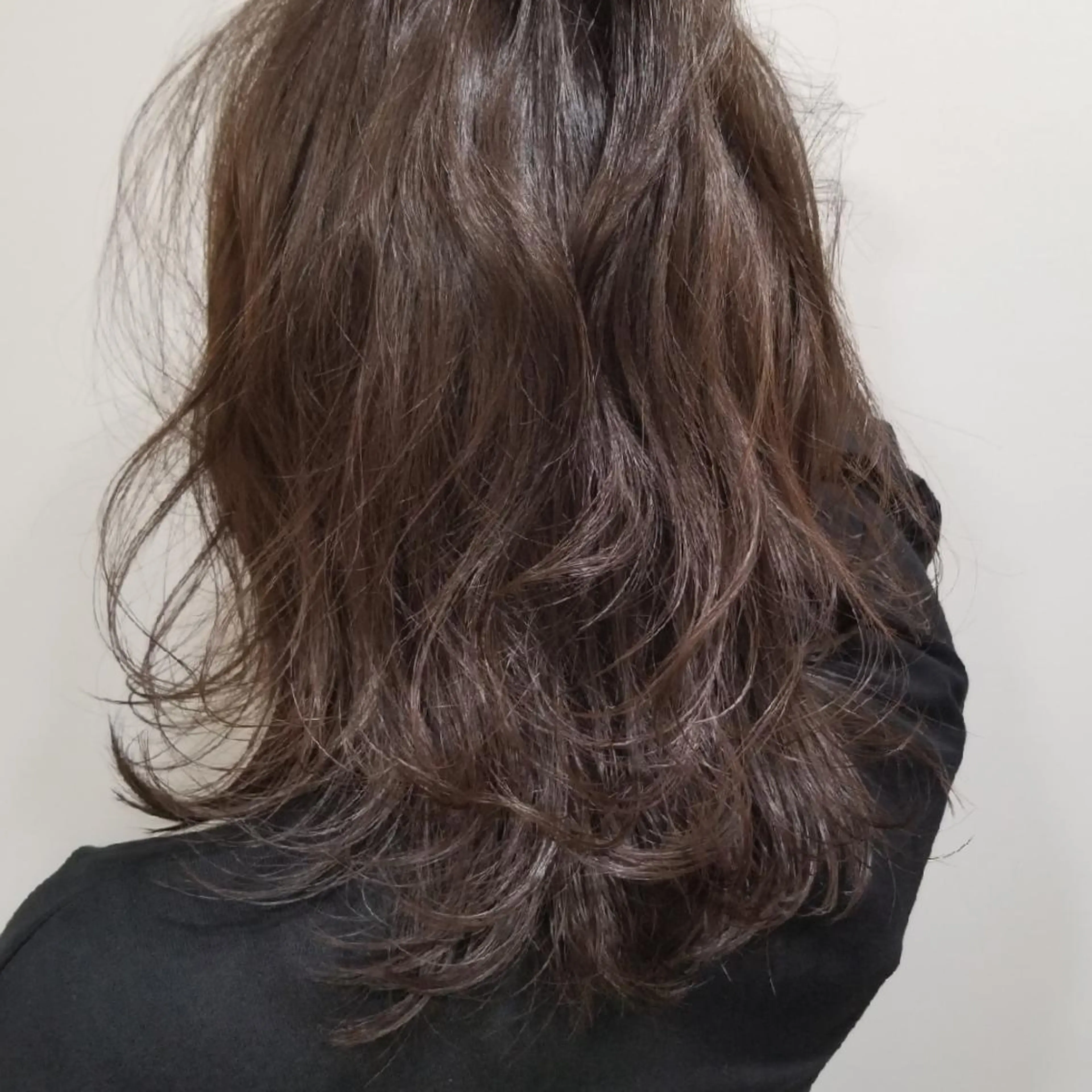 ミディアム カラー salowin渋谷kitaya park前所属・RIKA韓国ヘア/く びれヘア/上品カラーのヘアスタイル