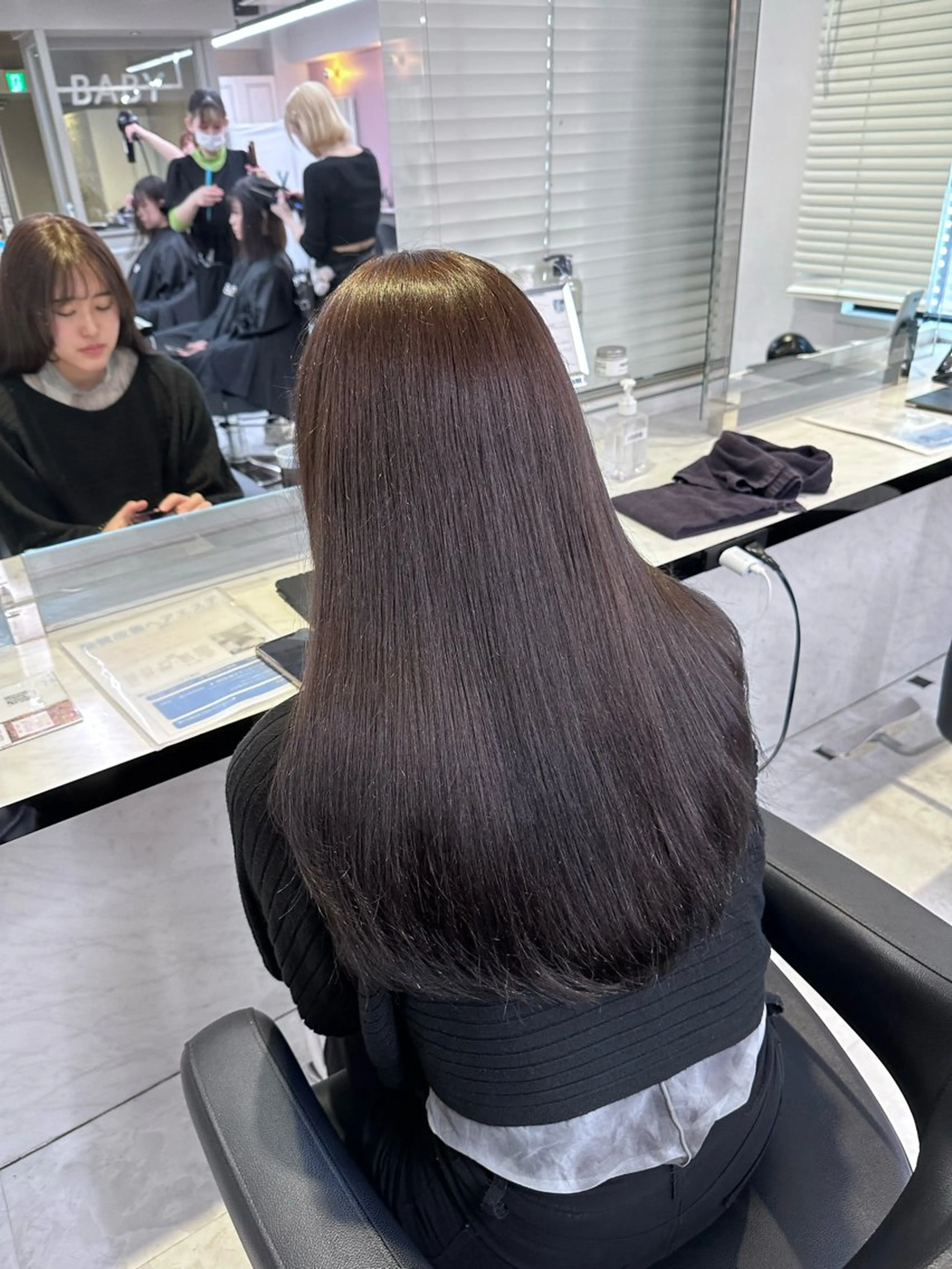 ロング カット ヘアカラー トリートメント ヘッドスパ ヘアセット ❤️赤み消し 上品カラー❤️のヘアスタイル