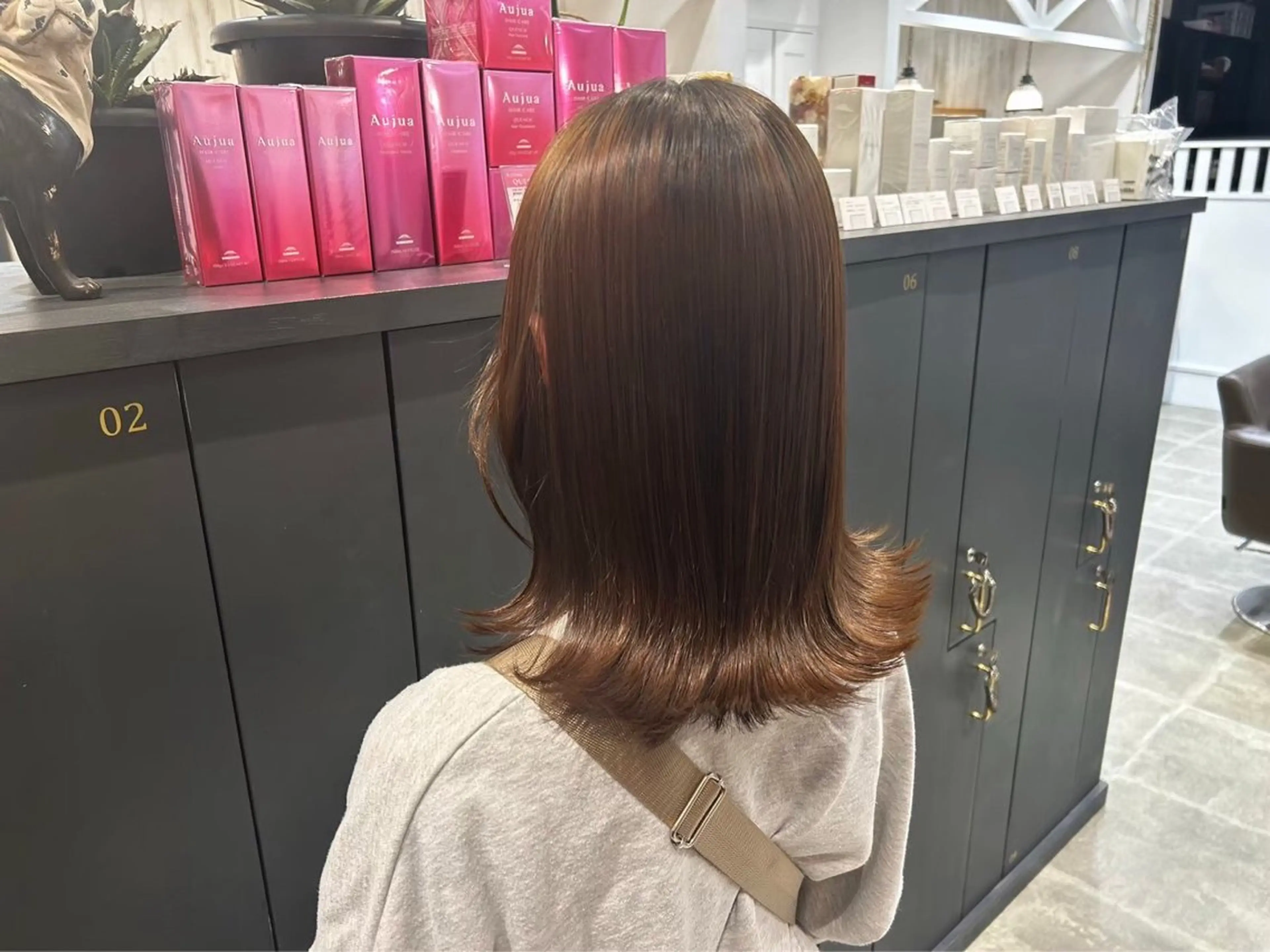 ミディアム カラー カット ヘアカラー トリートメント 飯田 真季のヘアスタイル