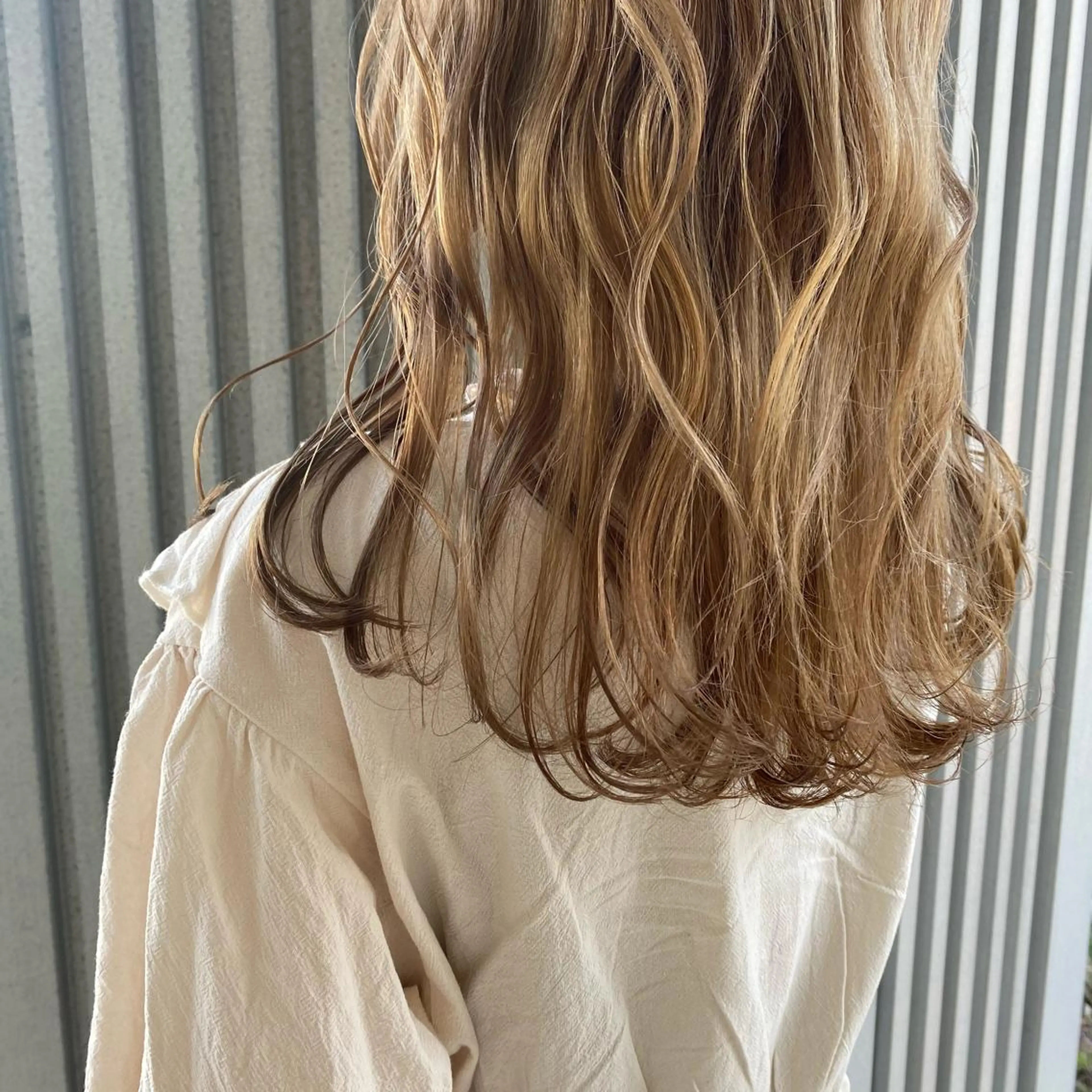 ロング カラー パーマ ヘアアレンジ メンズ キッズ ネイル マツエク・マツパ メンズハイトーン メンズインナーカラー アッシュ ベージュカラー デザインカラー 髪質改善🫧ベージュ 椙山 響のヘアスタイル