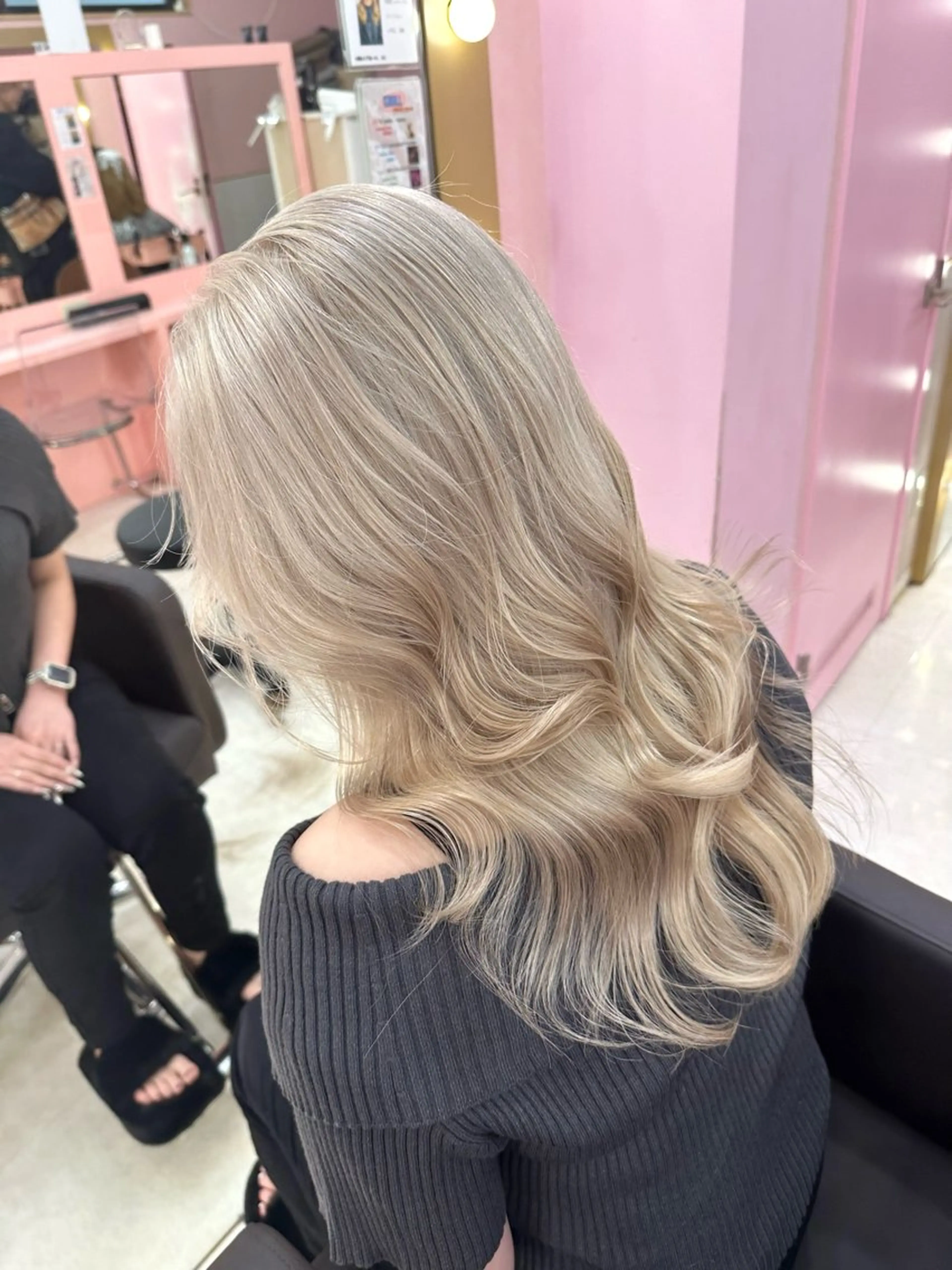 ロング カラー 🌈ブリーチ特化🌈 MANATOのヘアスタイル