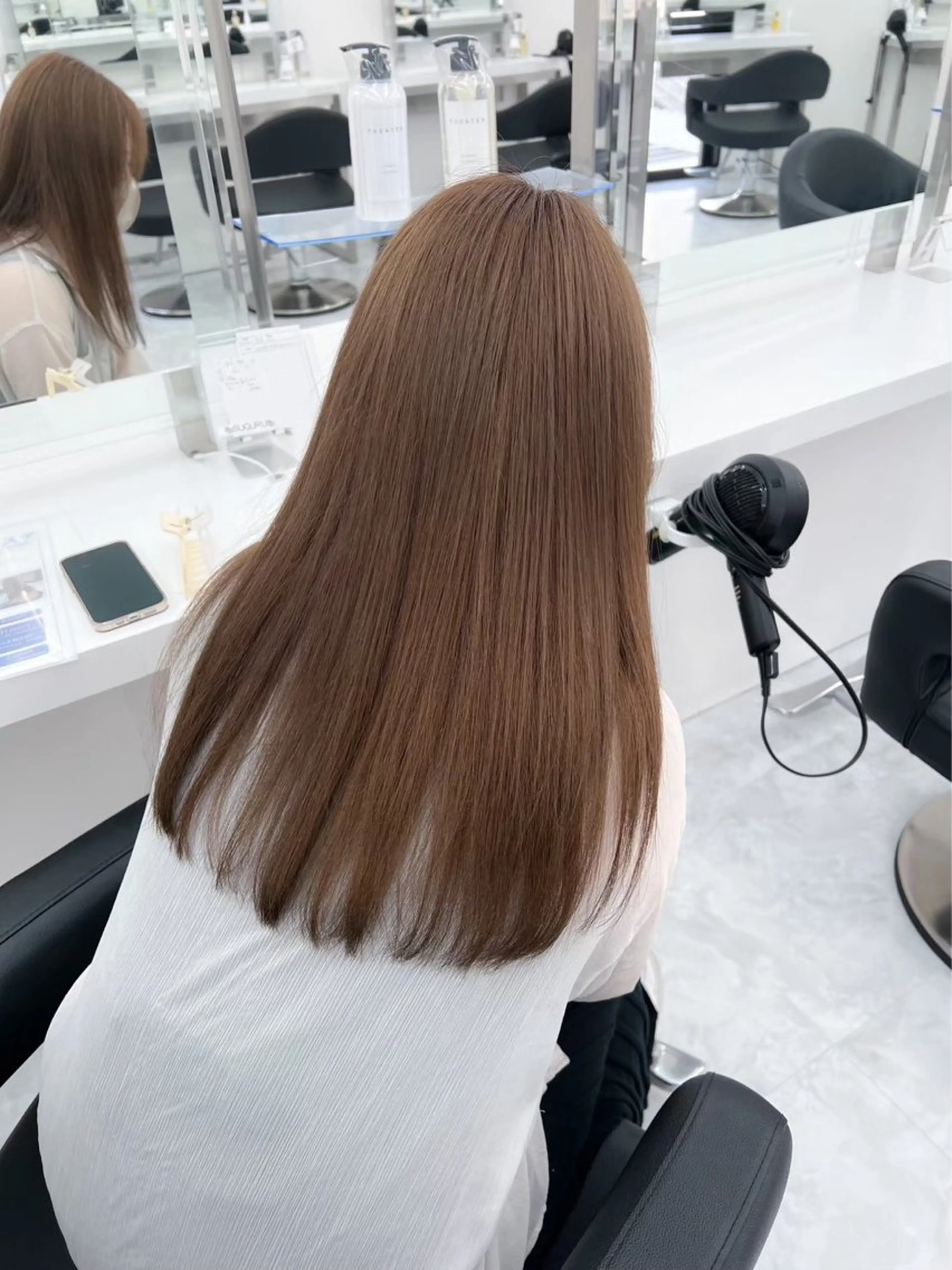 ロング ヘアカラー 大人上品🤍明るめ ベージュ🤍REOのヘアスタイル