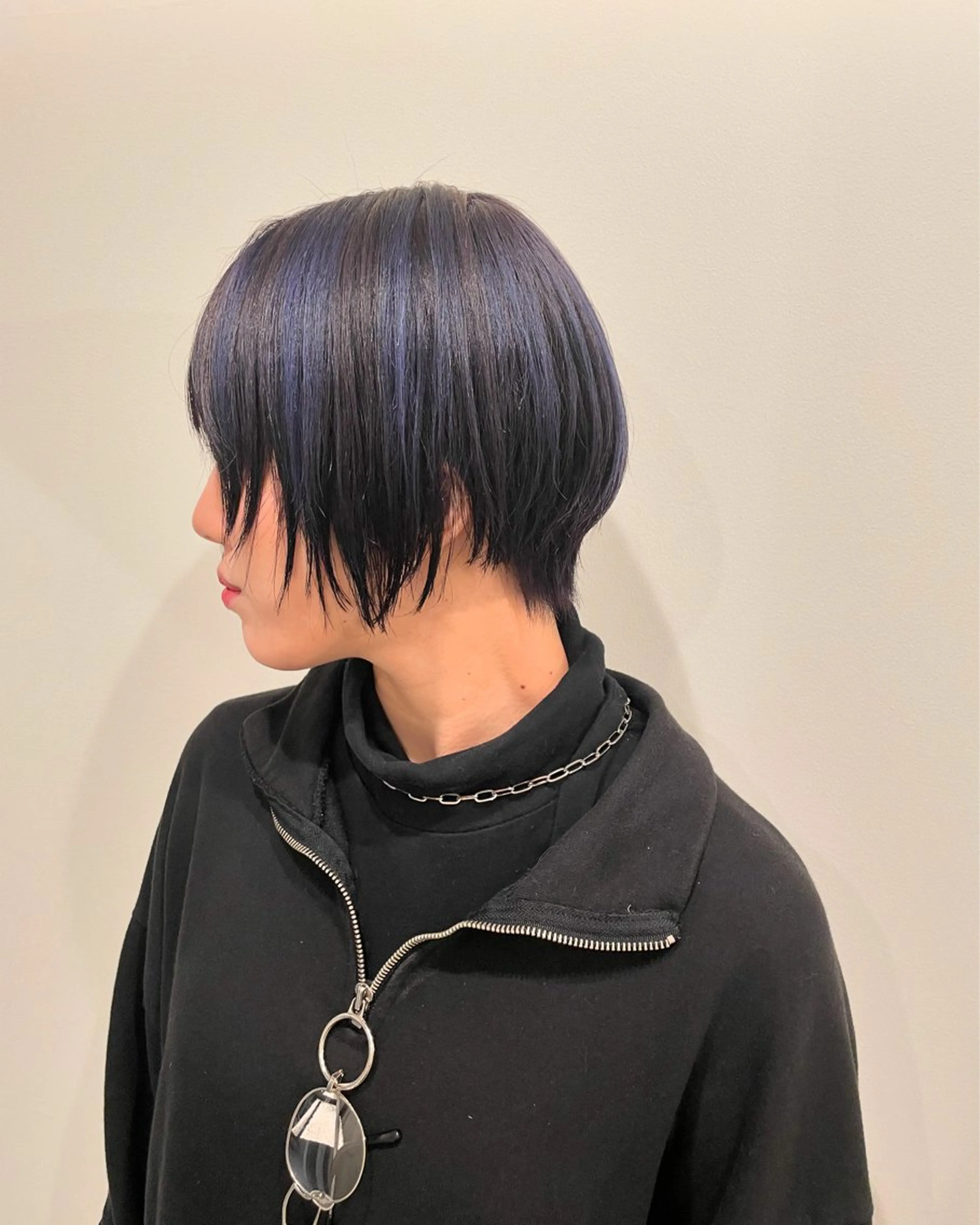 ショート カラー ブルーカラー ハイライトカラー ハイライト ショートヘア カット 透け感カラー🫧 加納トモヒロのヘアスタイル