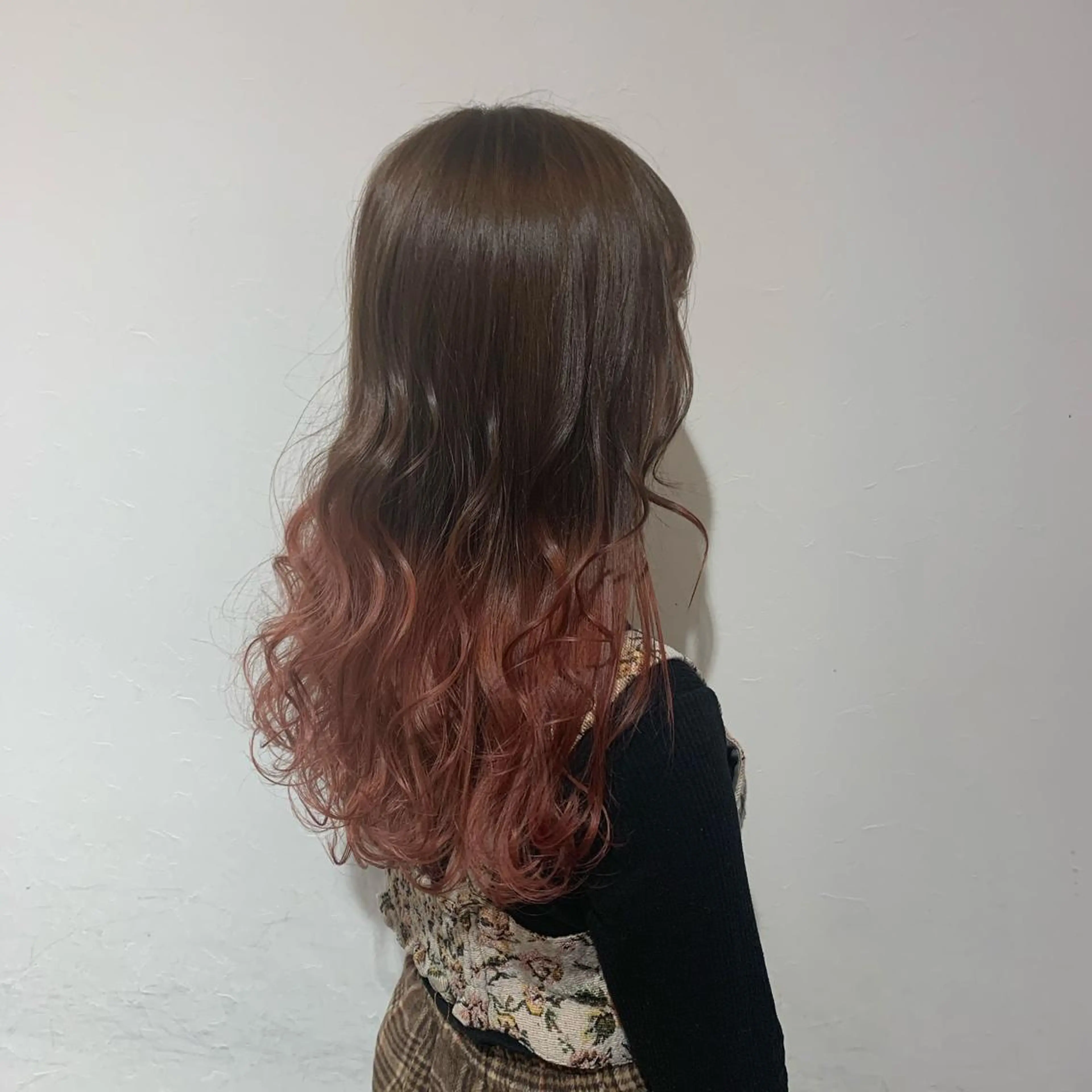 セミロング カラー ベージュカラー グラデーションカラー ピンクカラー ピンクベージュ 🦋レイヤーカット ミドリカワ🦋のヘアスタイル