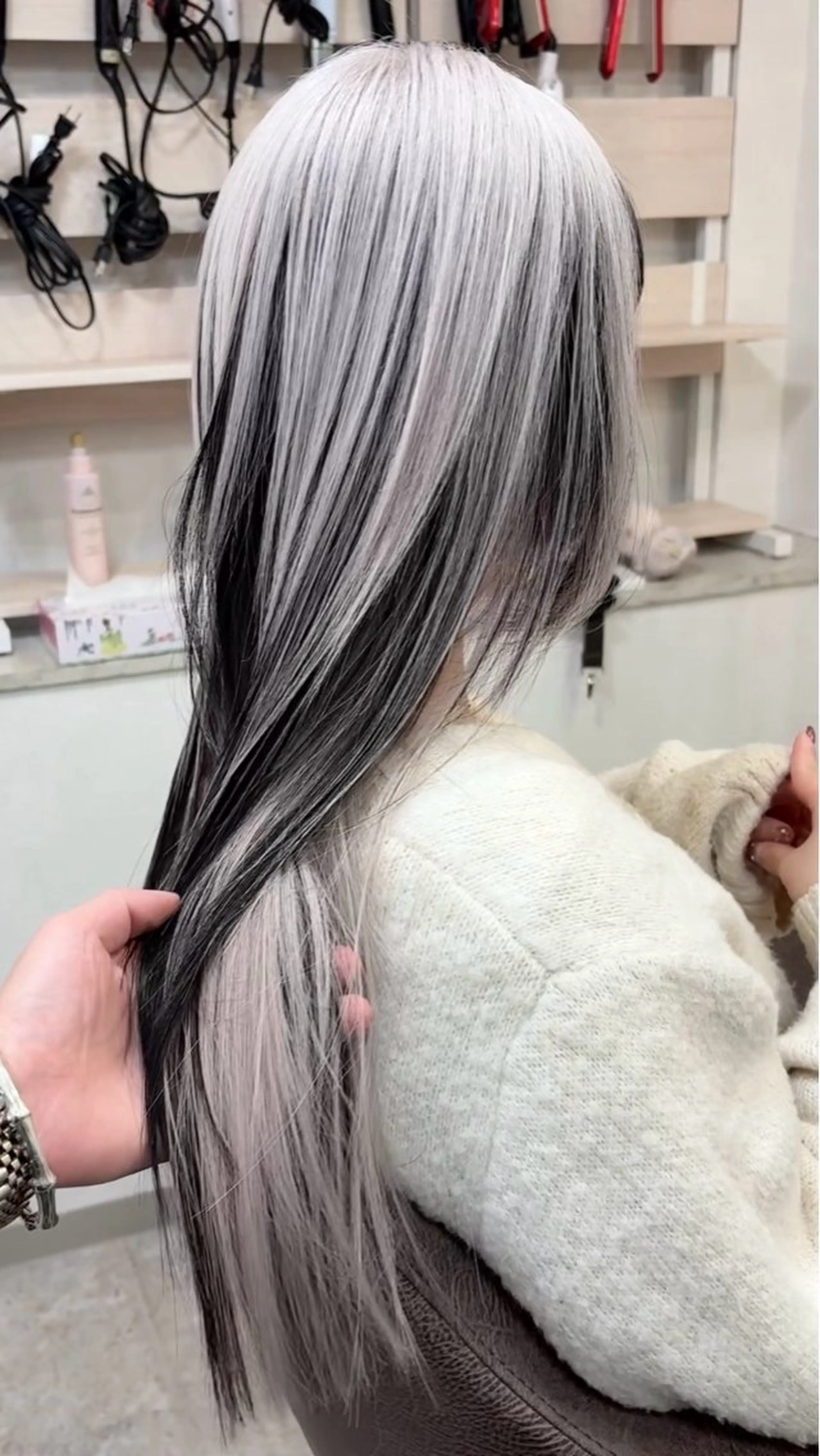 ロング カラー ブリーチ デザインカラー インナーカラー シルバー ホワイトシルバー ヘアカラー トリートメント 外国人風/ブリーチ 小泉じょうのヘアスタイル