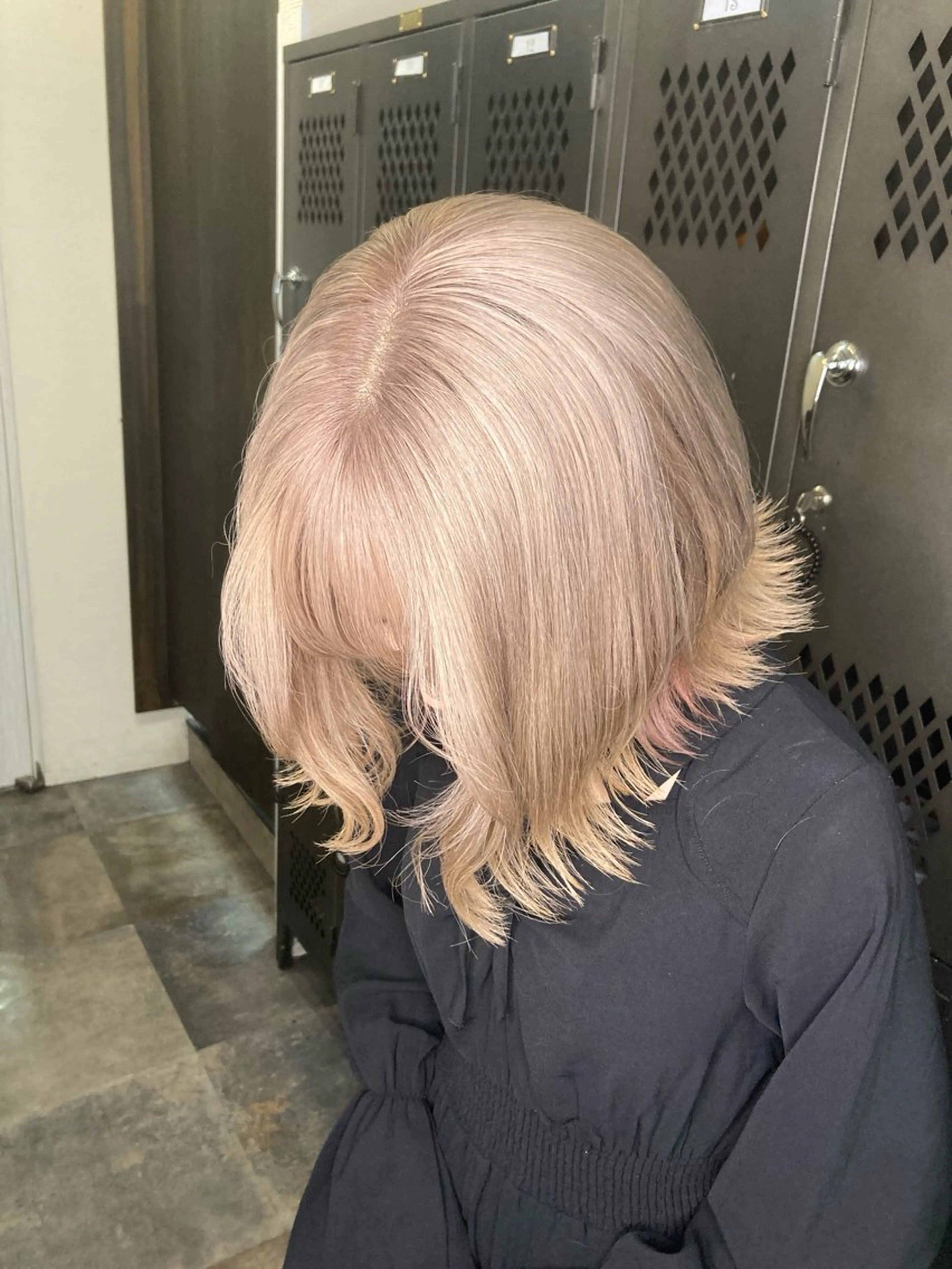 ミディアム カラー ヘアアレンジ ベージュカラー ホワイトベージュ カット ヘアカラー 🧶ブリーチカラー TERU🧶のヘアスタイル