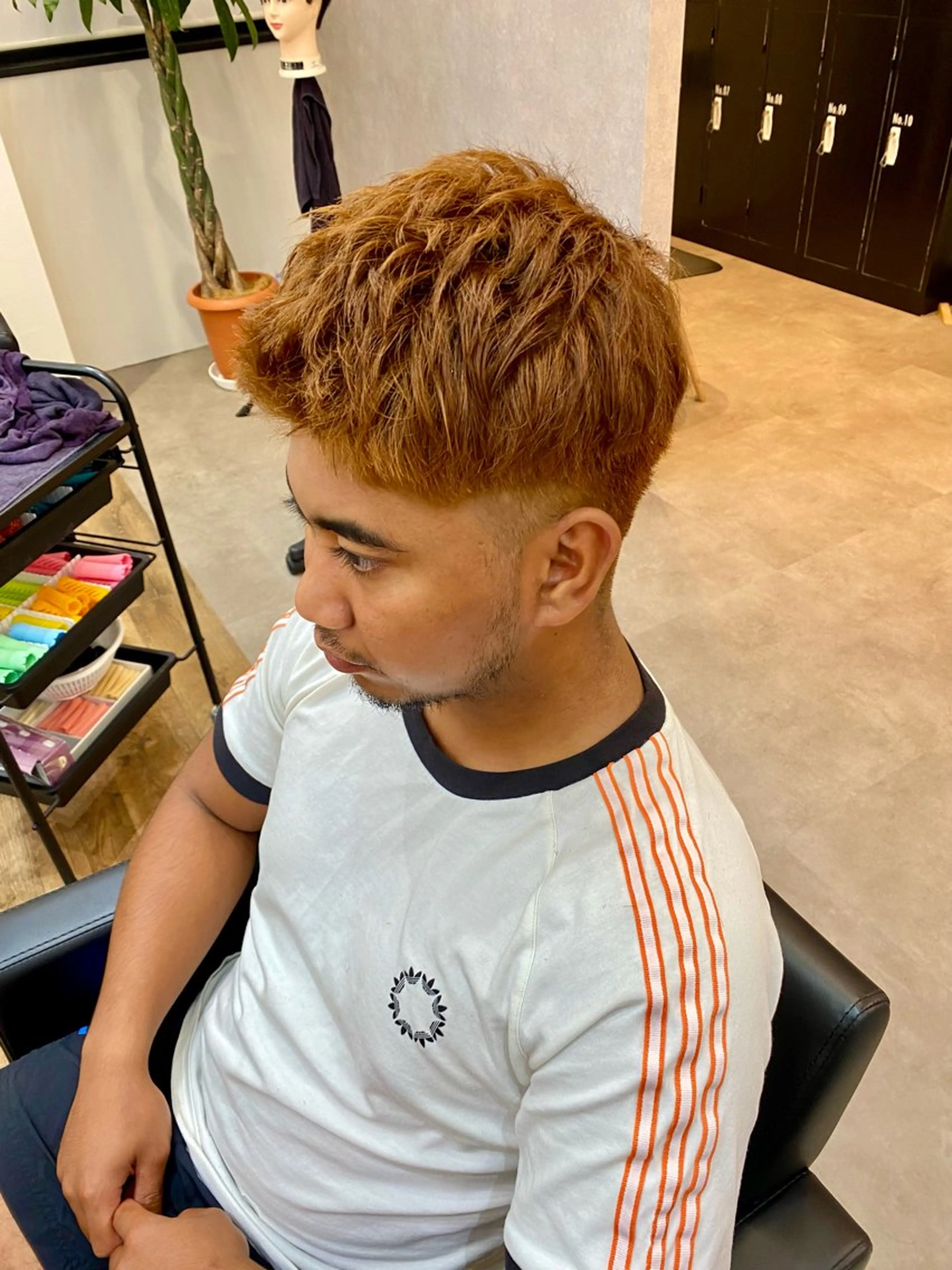 カラー メンズ メンズブリーチ 黒髪 ブリーチ カット ヘアカラー BLEACHi 高崎店所属・BLEACHi高崎店 /湯浅泳作のヘアスタイル