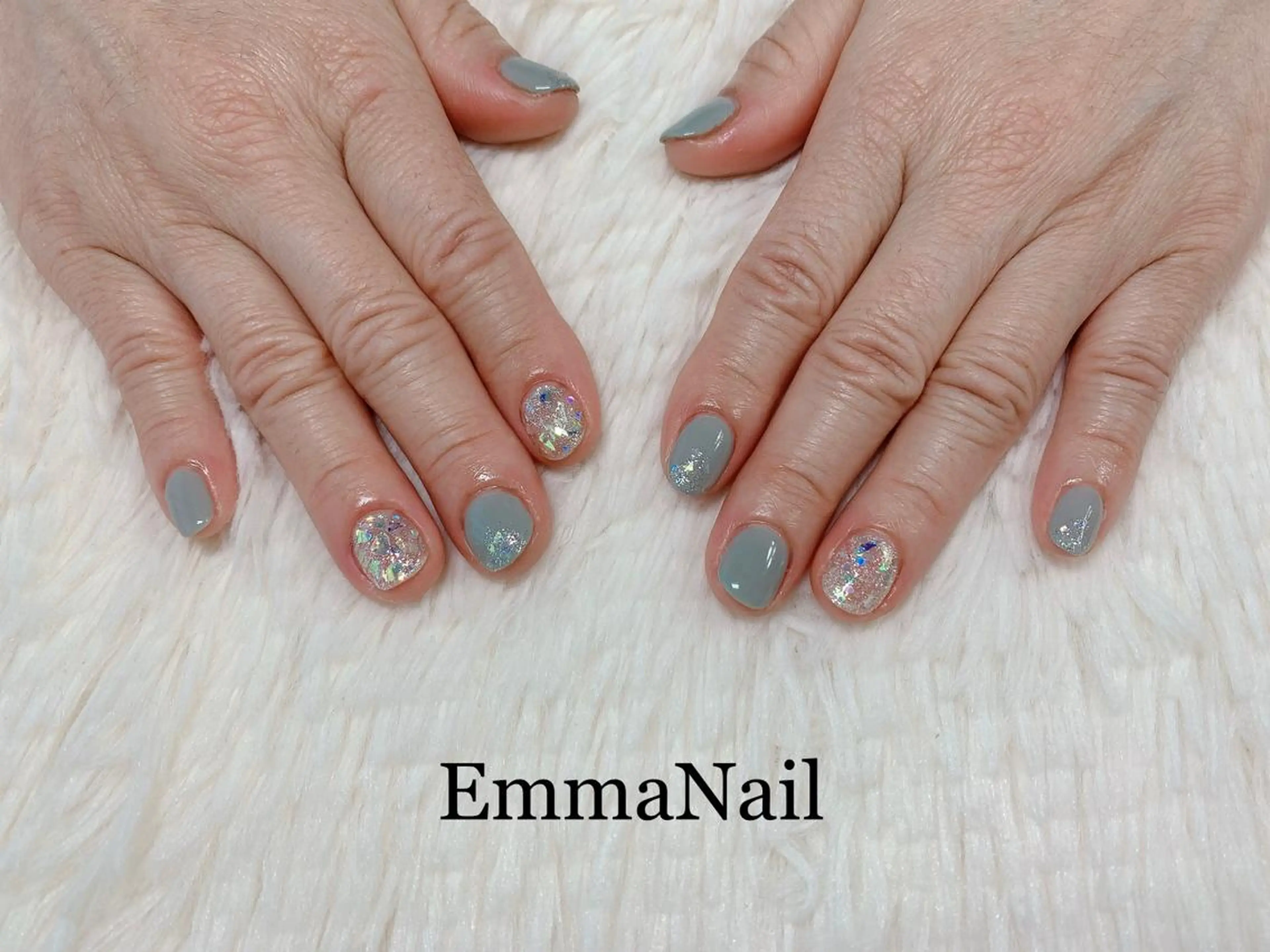 ネイル ジェルネイル キラキラネイル 持ち込み ハンドネイル salon EM&A emiのネイルデザイン
