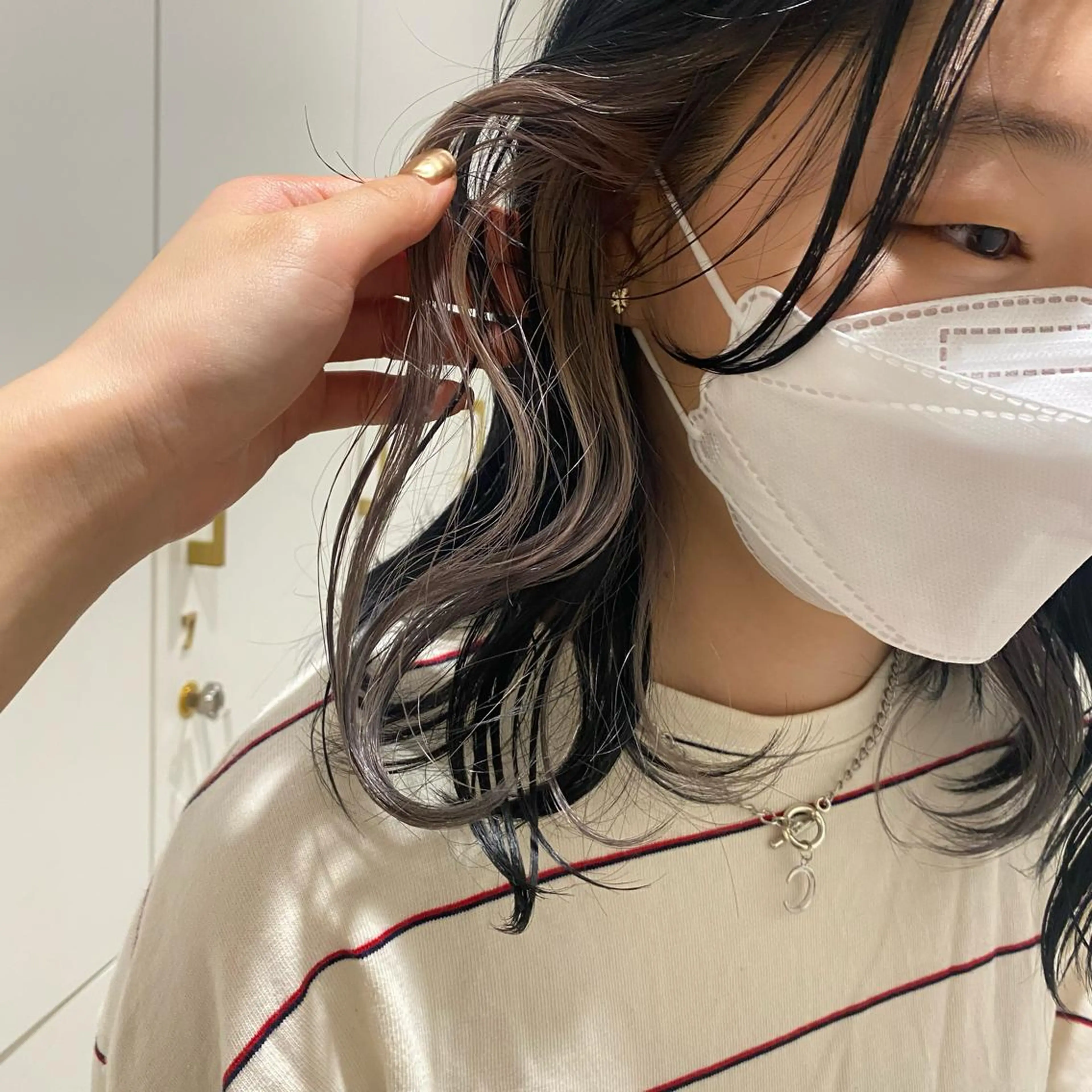 カラー 黒髪 ブルーカラー ブルーブラック グレージュ インナーカラー 増井 彩乃のヘアスタイル