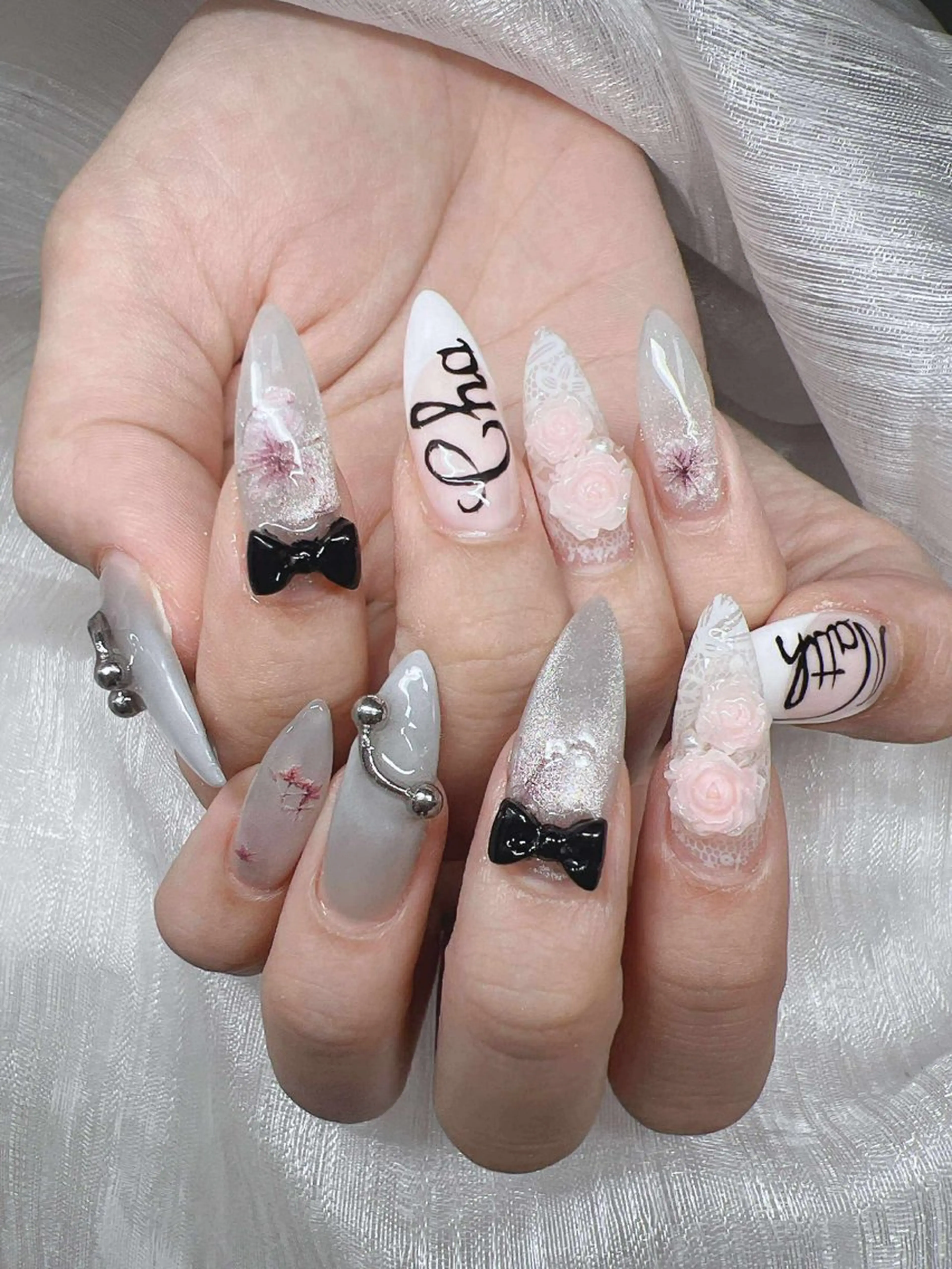 ネイル 長さ出し グラデーション 卒業式 キラキラネイル マグネットネイル ハンドネイル Lee Nailsのネイルデザイン