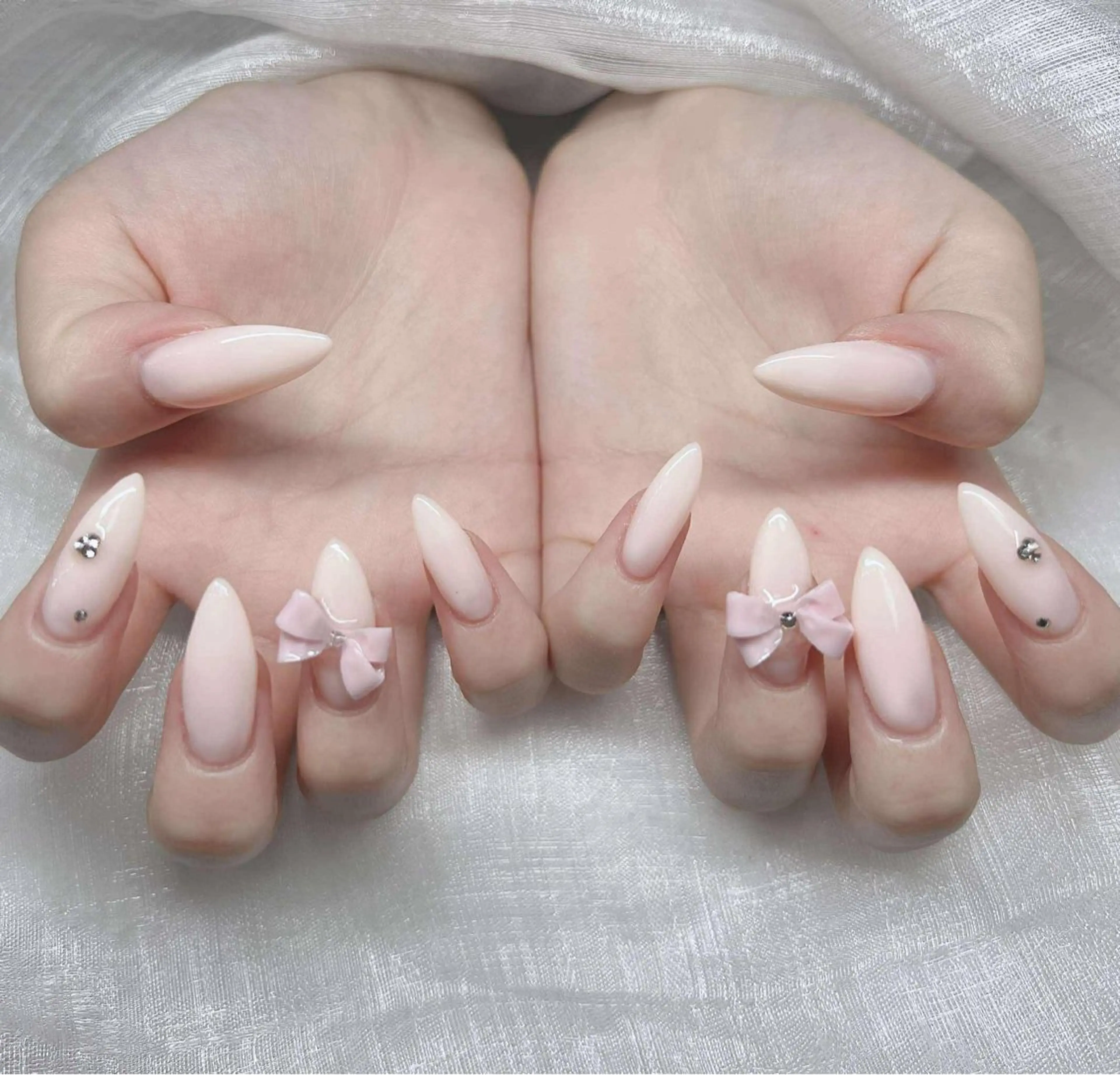 ネイル 長さ出し グラデーション 卒業式 キラキラネイル マグネットネイル ハンドネイル Lee Nailsのネイルデザイン