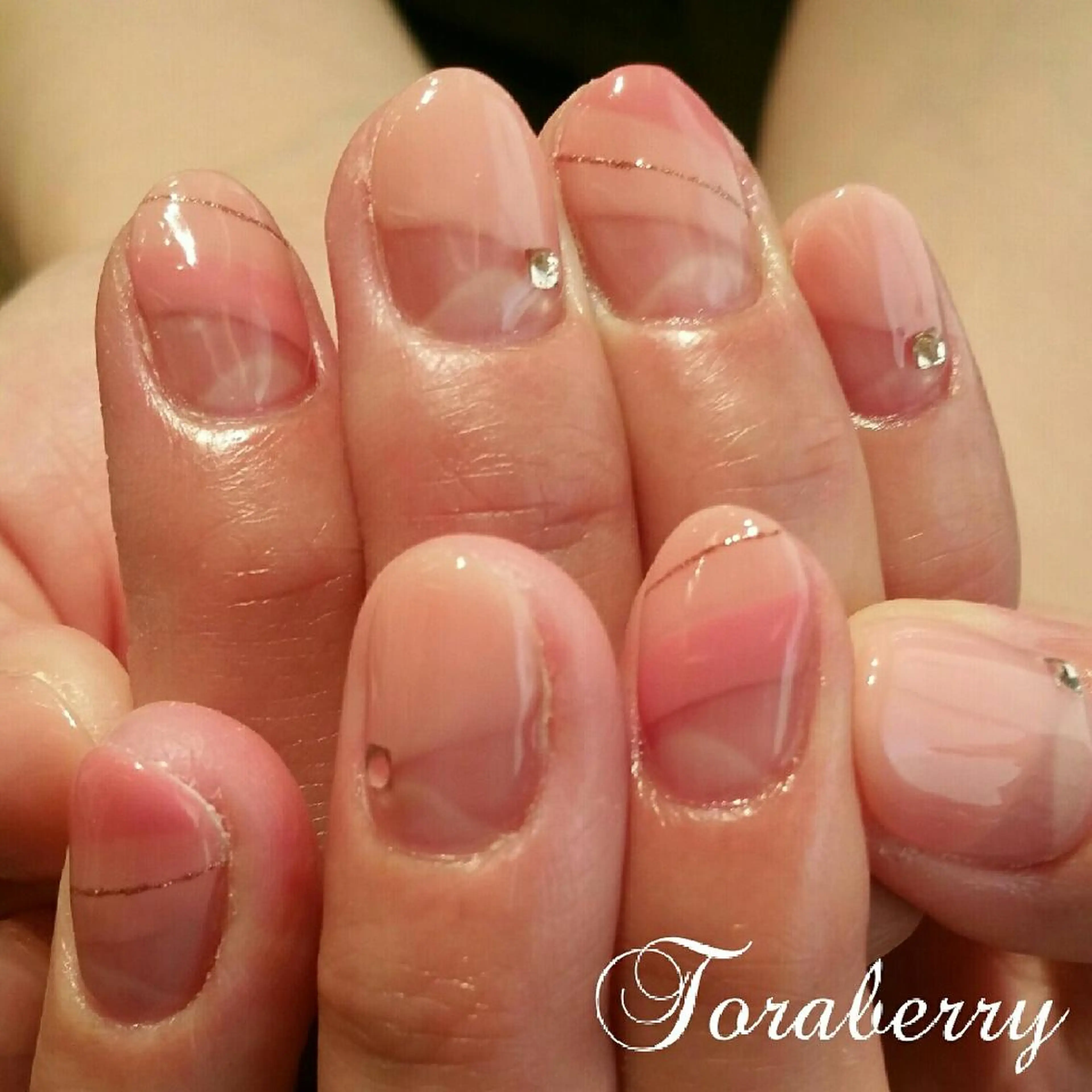 ネイル フレンチネイル 斜めフレンチ ネイリスト なつみのネイルデザイン