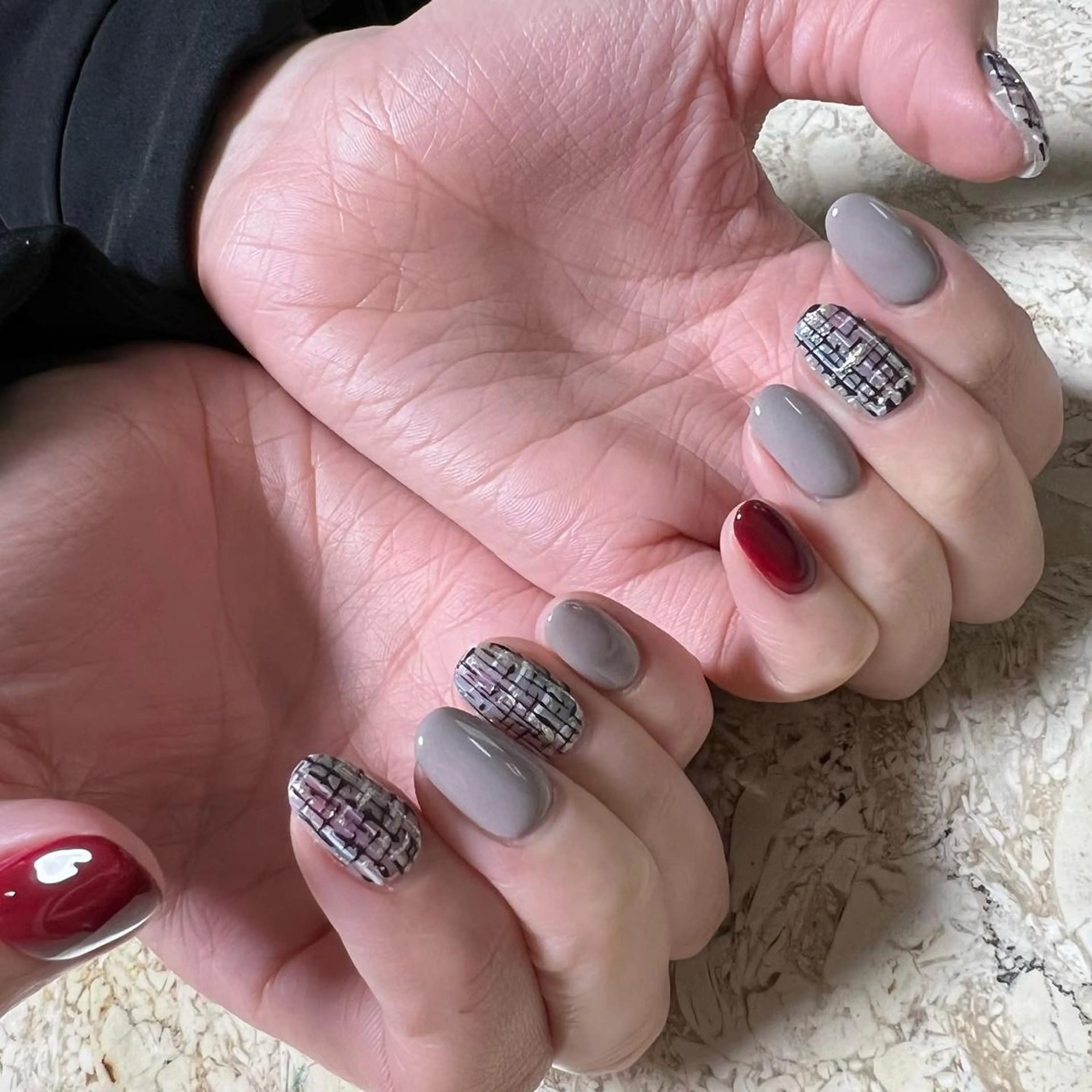 ネイル アニマル柄 アートネイル フレンチネイル ジェルネイル ガラスフレンチ ハンドネイル フットネイル nail salon mieux(ミュー)のネイルデザイン